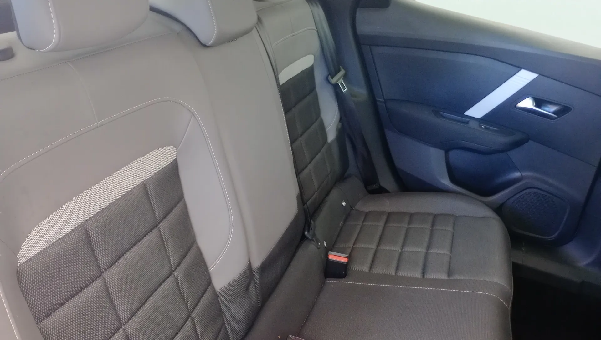 Citroën C4 Gasolina 130 EAT8 Plus - foto 10