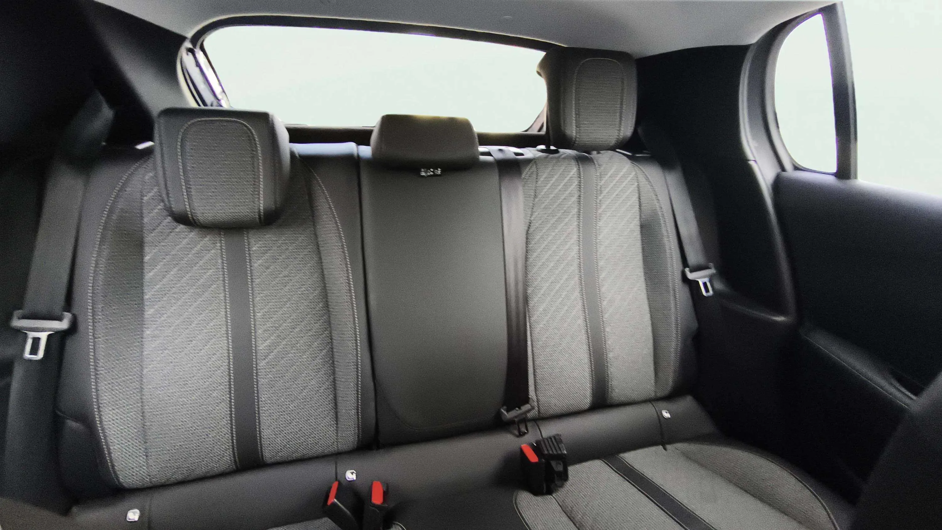 Peugeot 208 Allure Gasolina 100 - foto 17