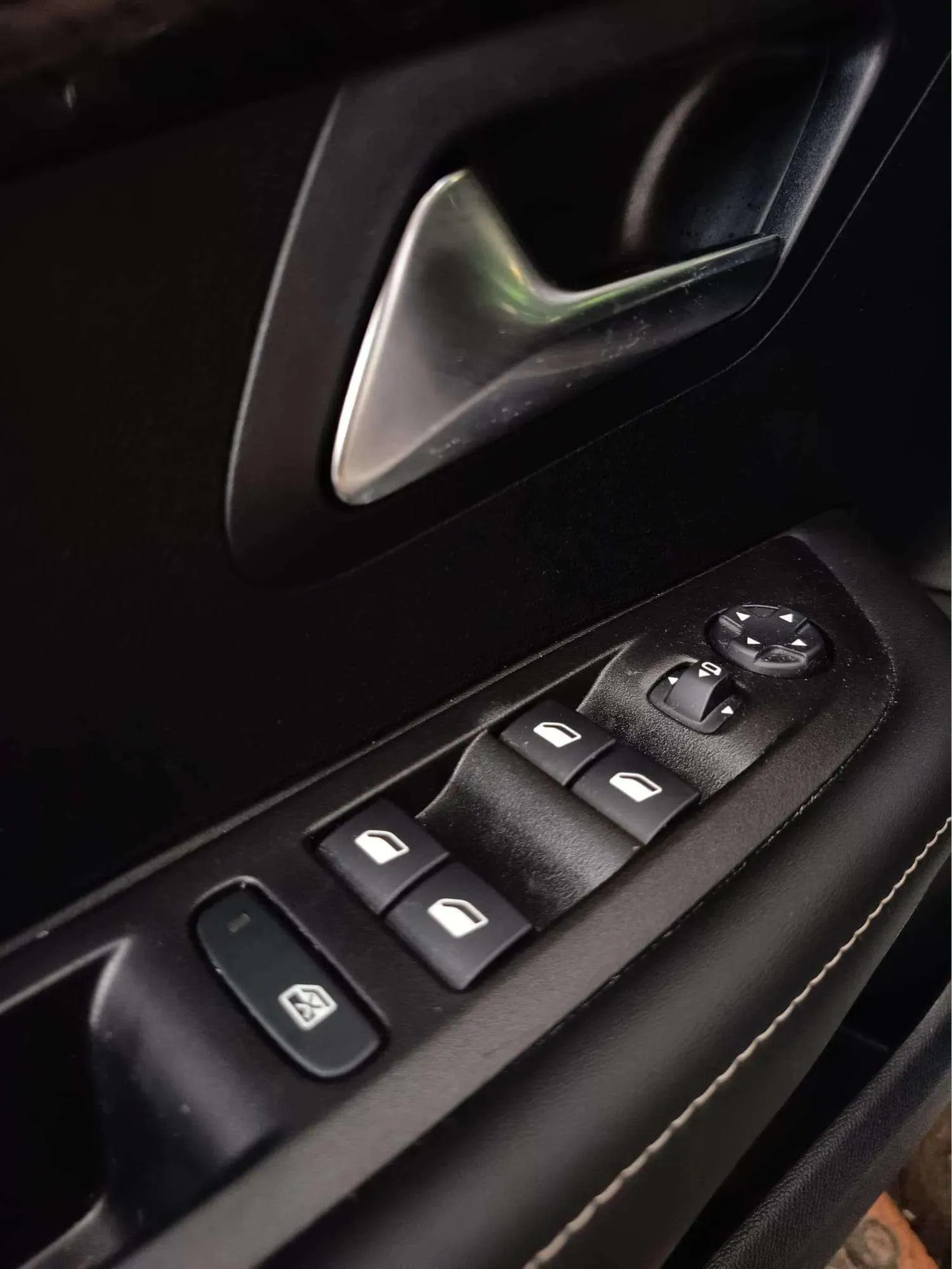 Peugeot 208 Allure Gasolina 100 - foto 9