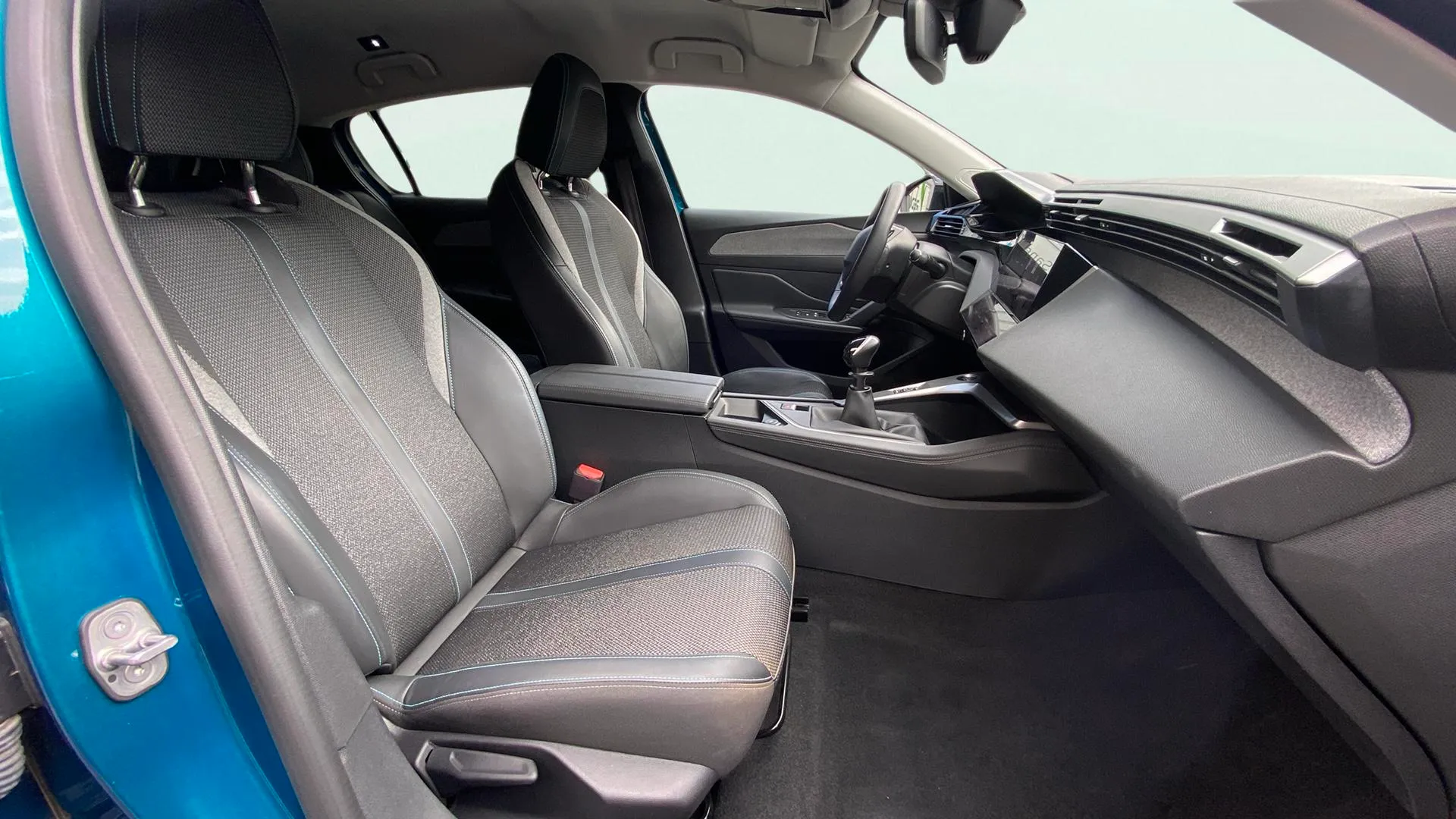 Peugeot 308 Allure PureTech 130 - foto 23