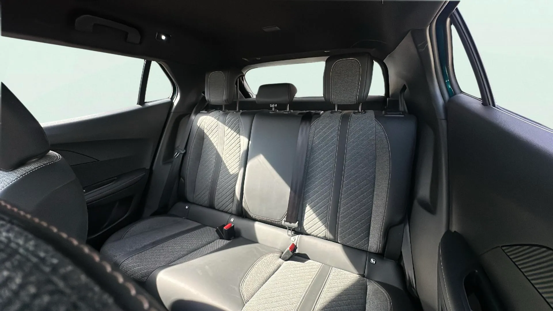 Peugeot 2008 Allure Gasolina 100 - foto 19