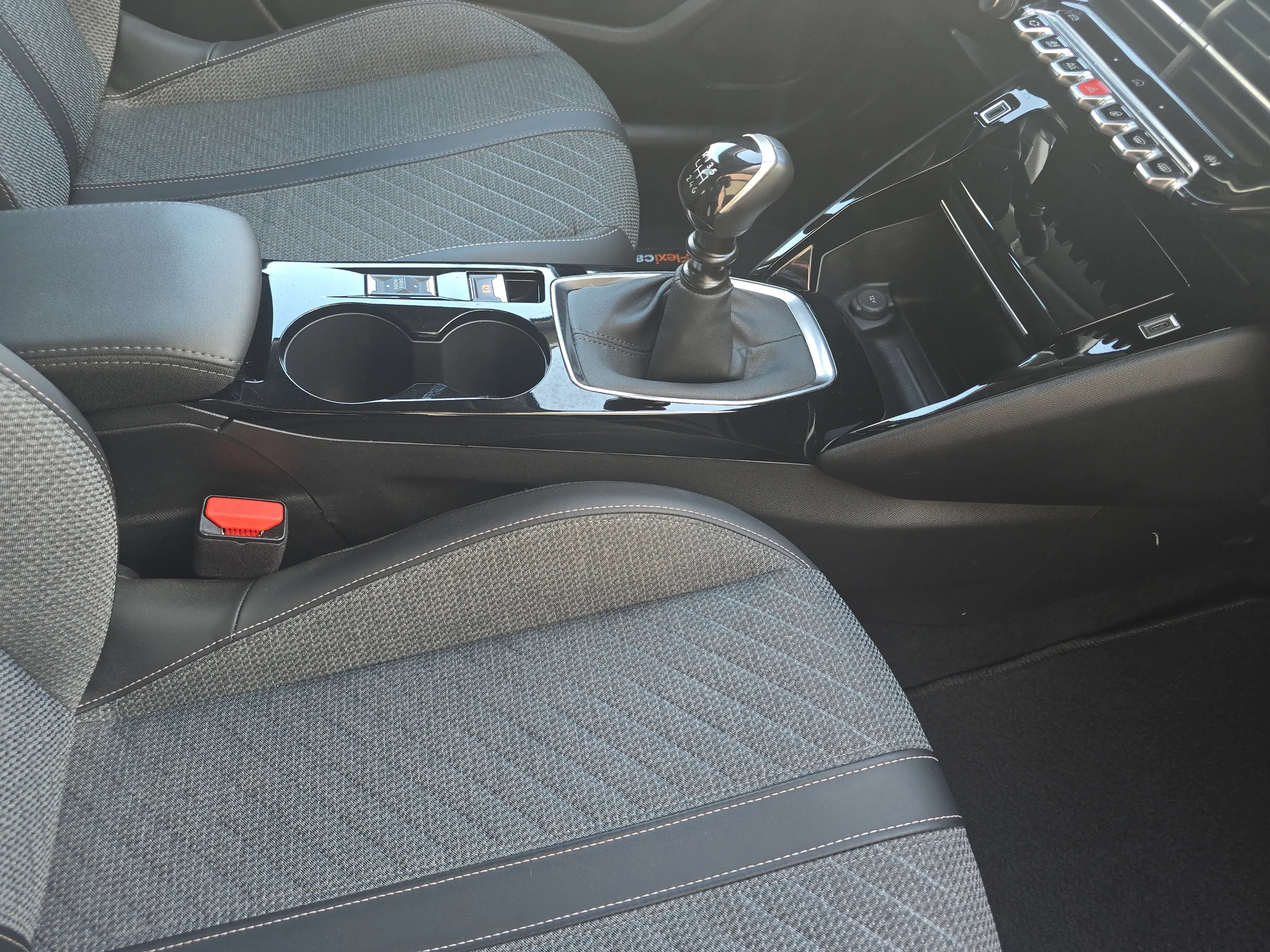 Peugeot 208 Allure Gasolina 100 - foto 15