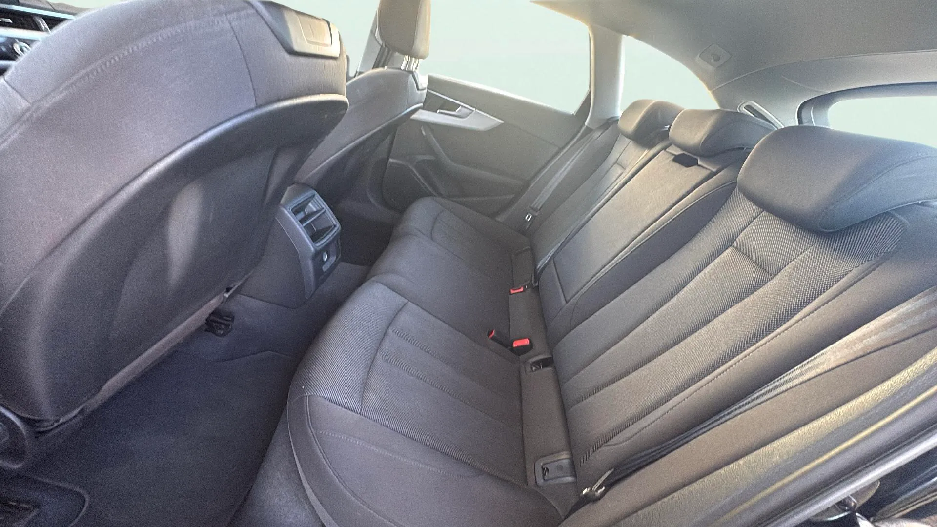 Audi A4 Avant Advanced 35 TFSI S tronic - foto 27