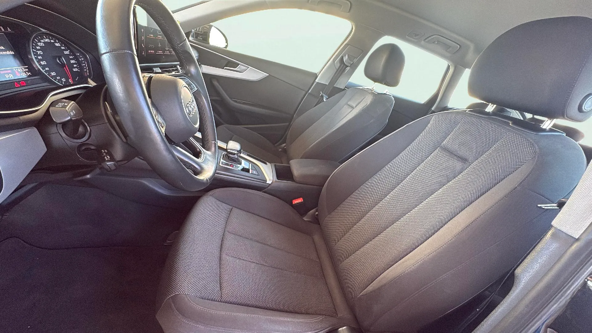 Audi A4 Avant Advanced 35 TFSI S tronic - foto 26