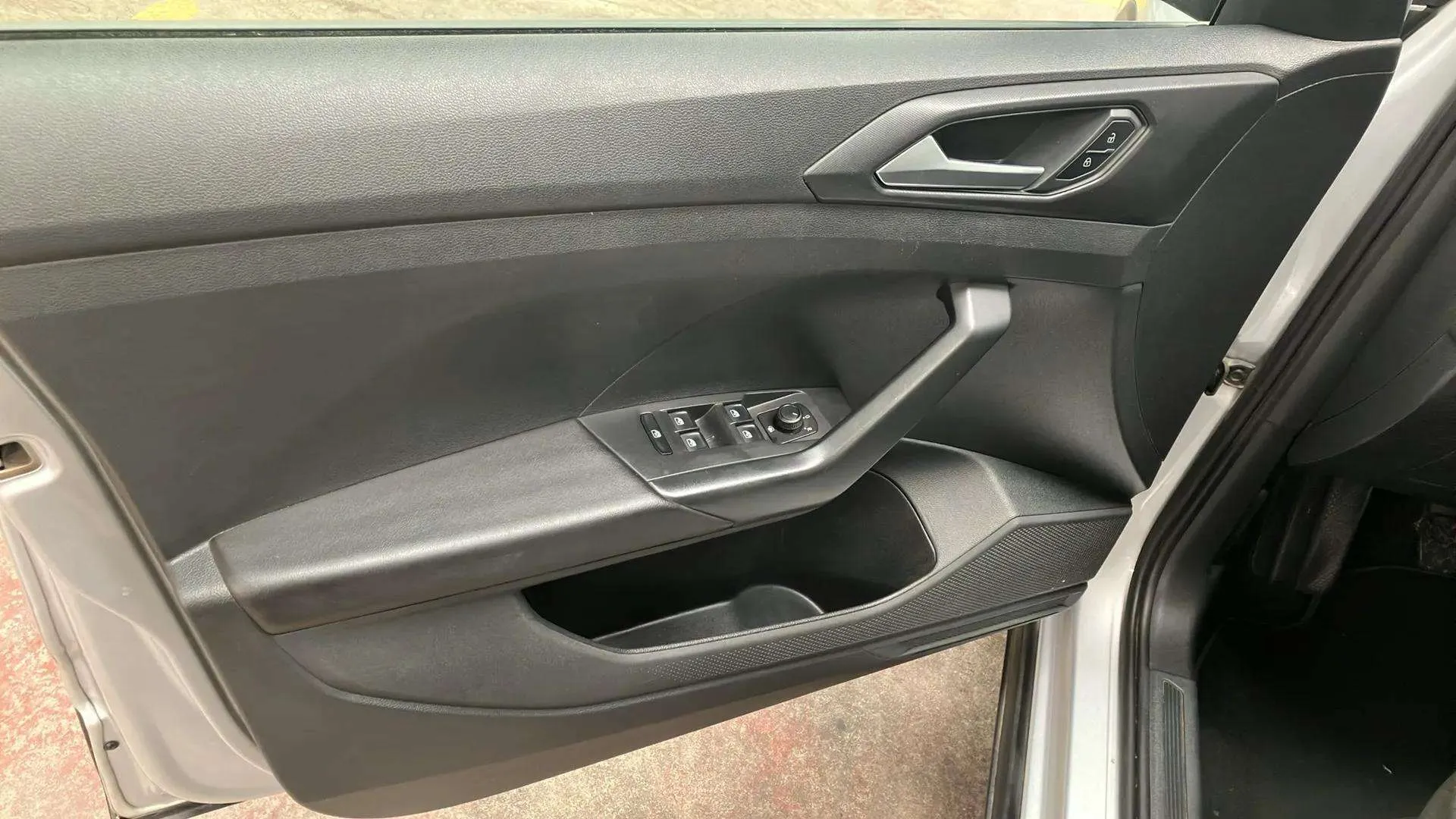 Volkswagen T-Cross 1.0 TSI - foto 13