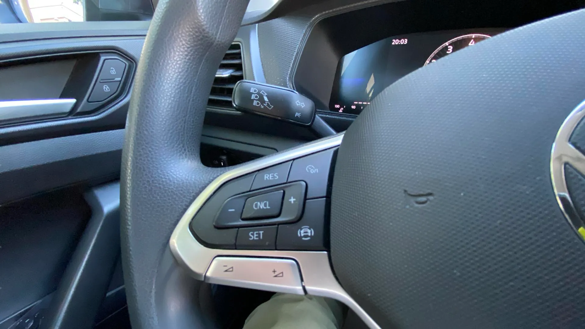 Volkswagen T-Cross 1.0 TSI - foto 17