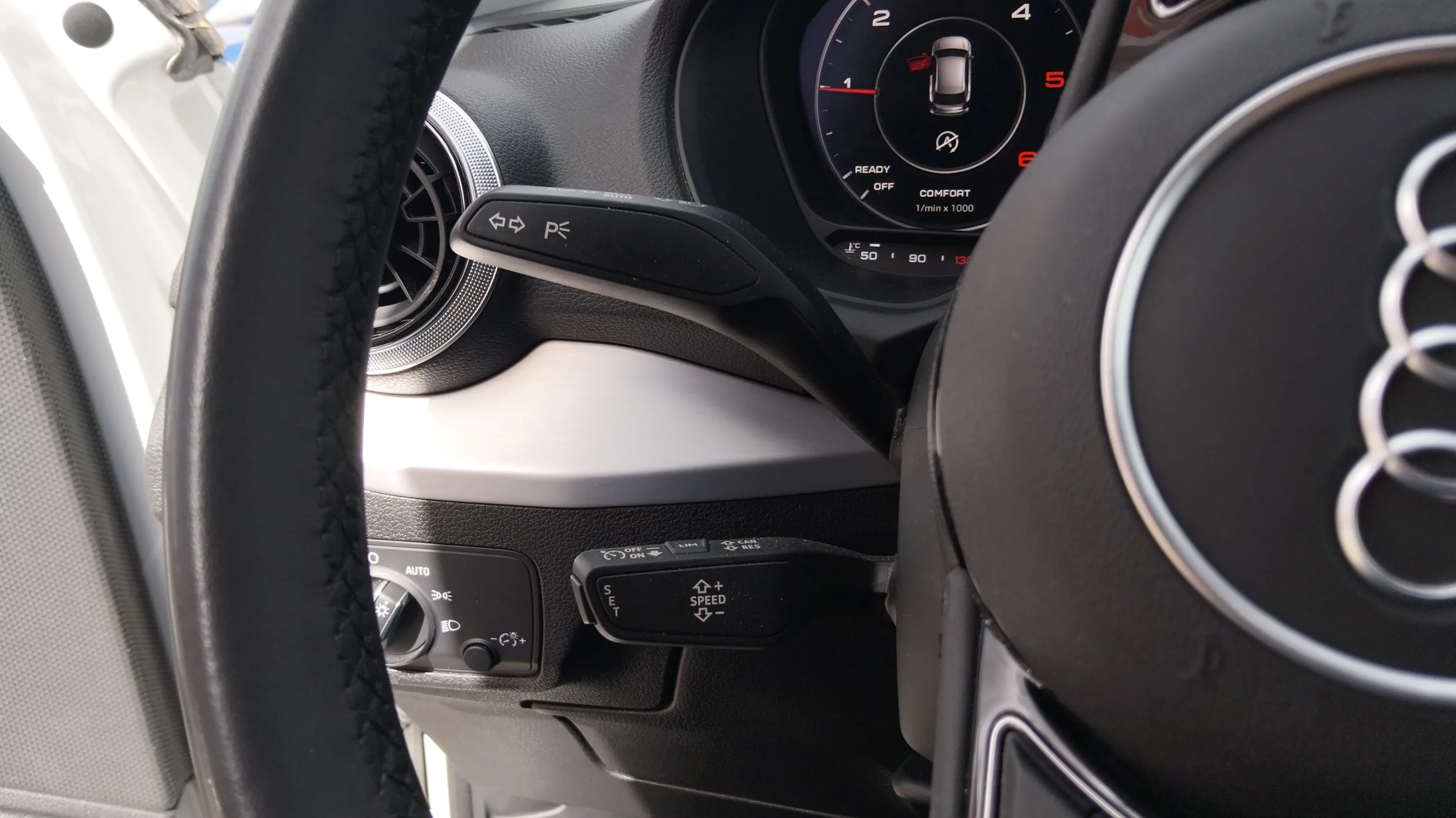 Audi Q2 S line 30 TDI - foto 24