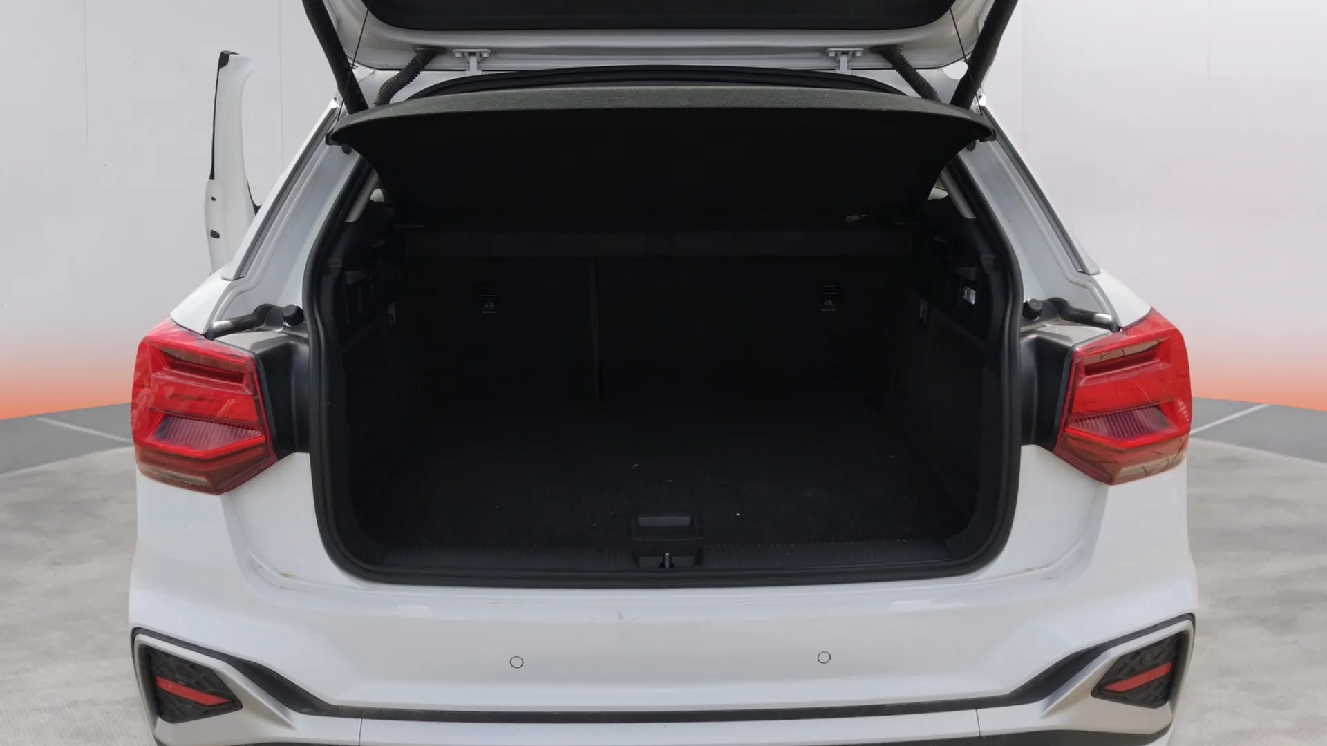 Audi Q2 S line 30 TDI - foto 9