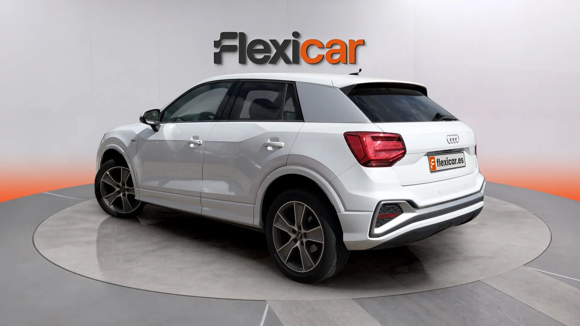 Audi Q2 S line 30 TDI - foto 7