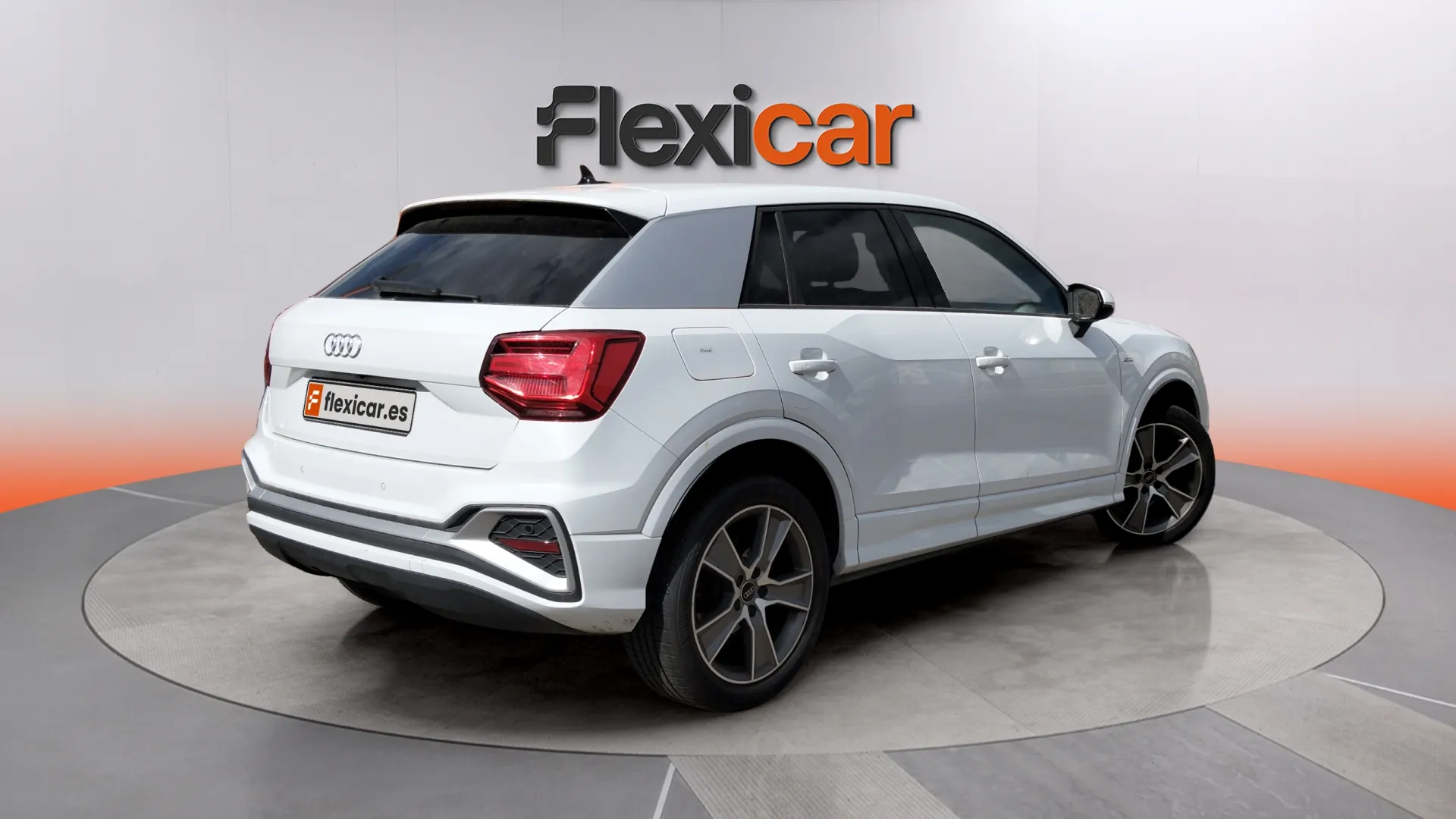 Audi Q2 S line 30 TDI - foto 5