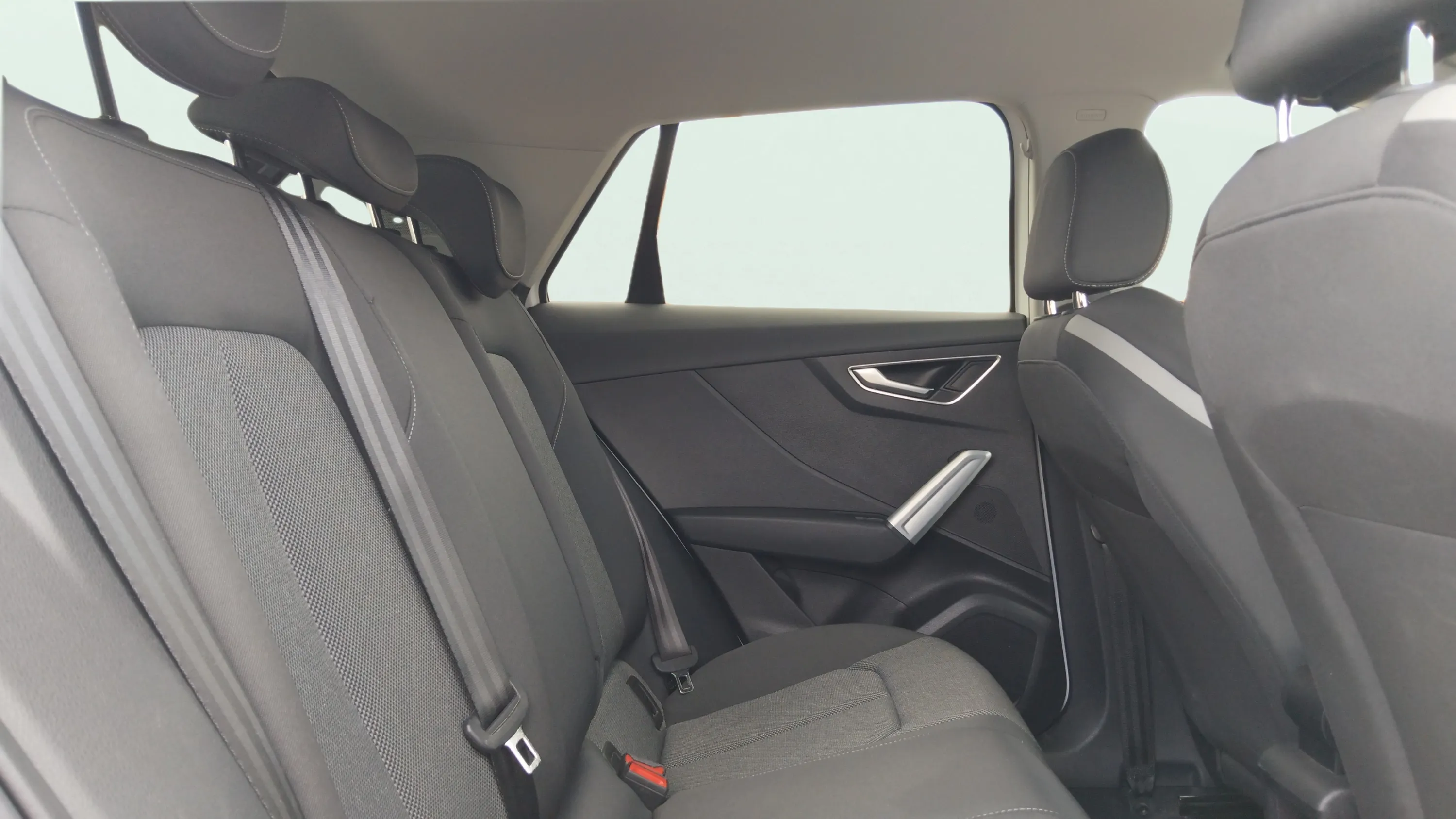 Audi Q2 S line 30 TDI - foto 12