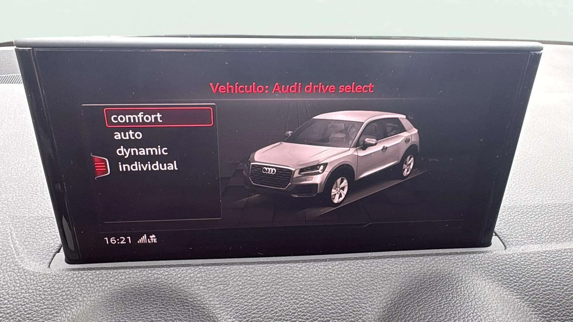 Audi Q2 S line 30 TDI S tronic - foto 26