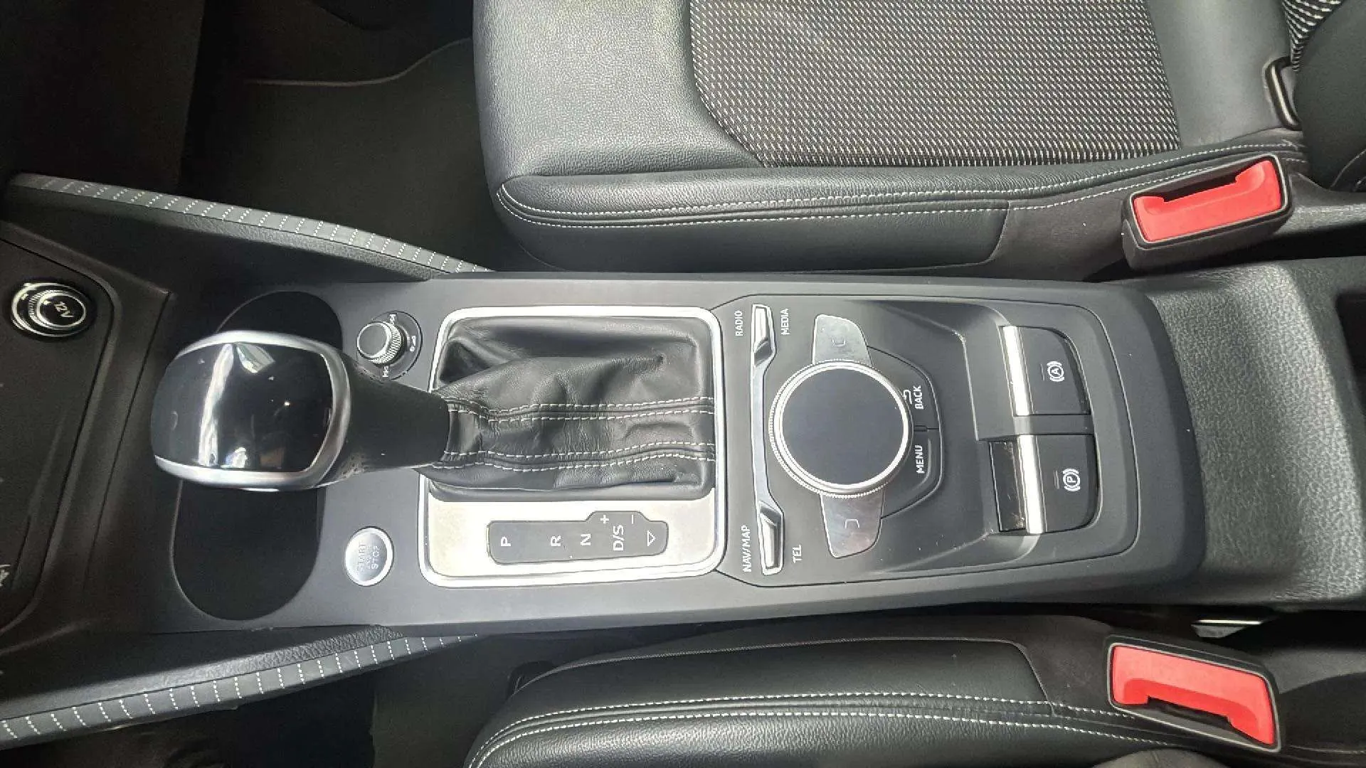 Audi Q2 S line 35 TDI S tronic - foto 23