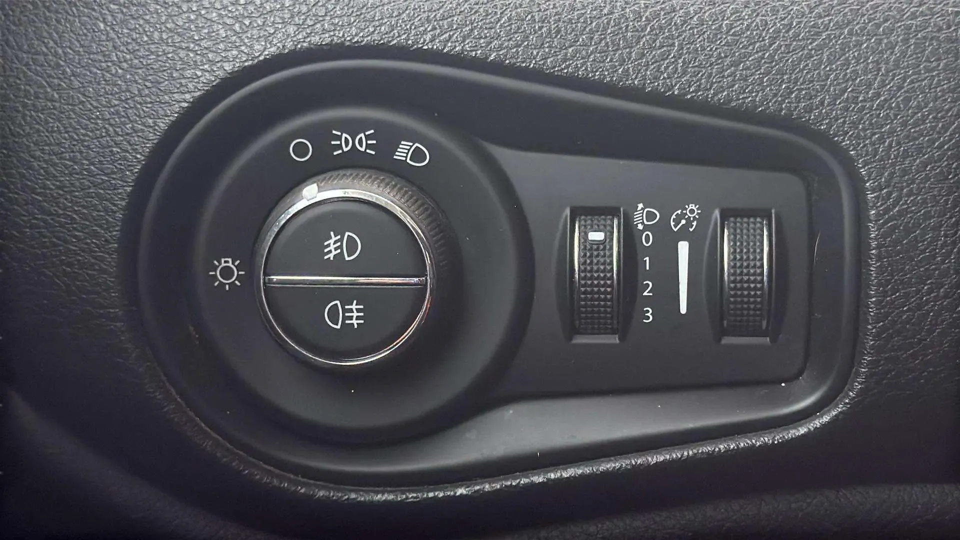 Jeep Renegade 1.6 Mjet Sport 4x2 E6 - foto 14