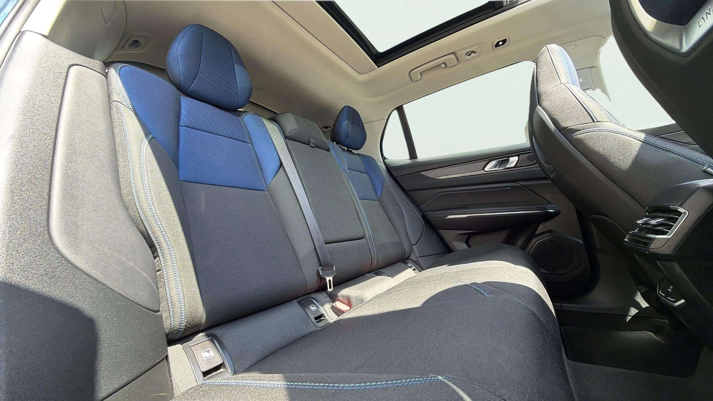 Lynk & Co 01 1.5 PHEV - foto 29