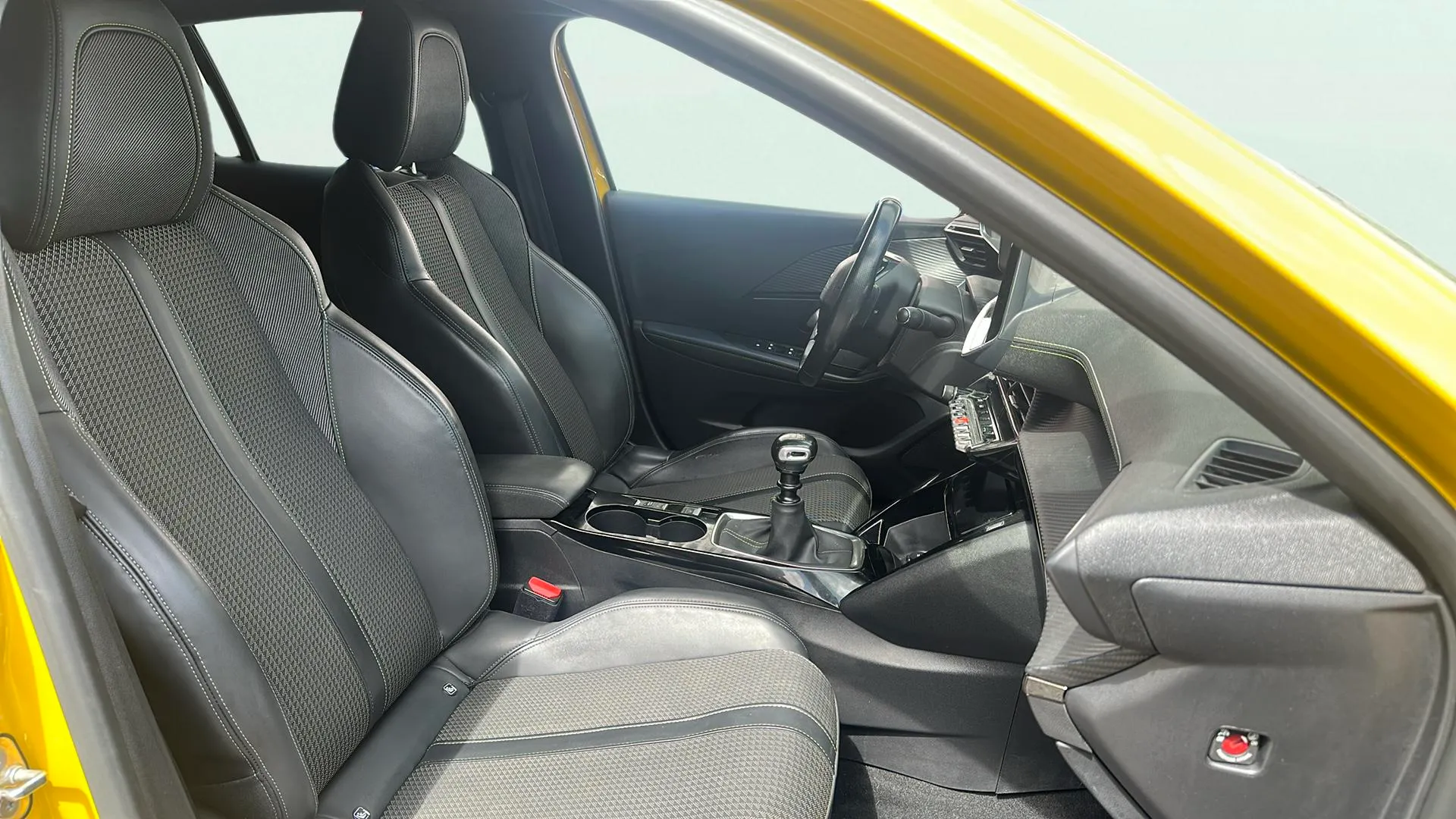 Peugeot 208 BlueHDi GT - foto 15