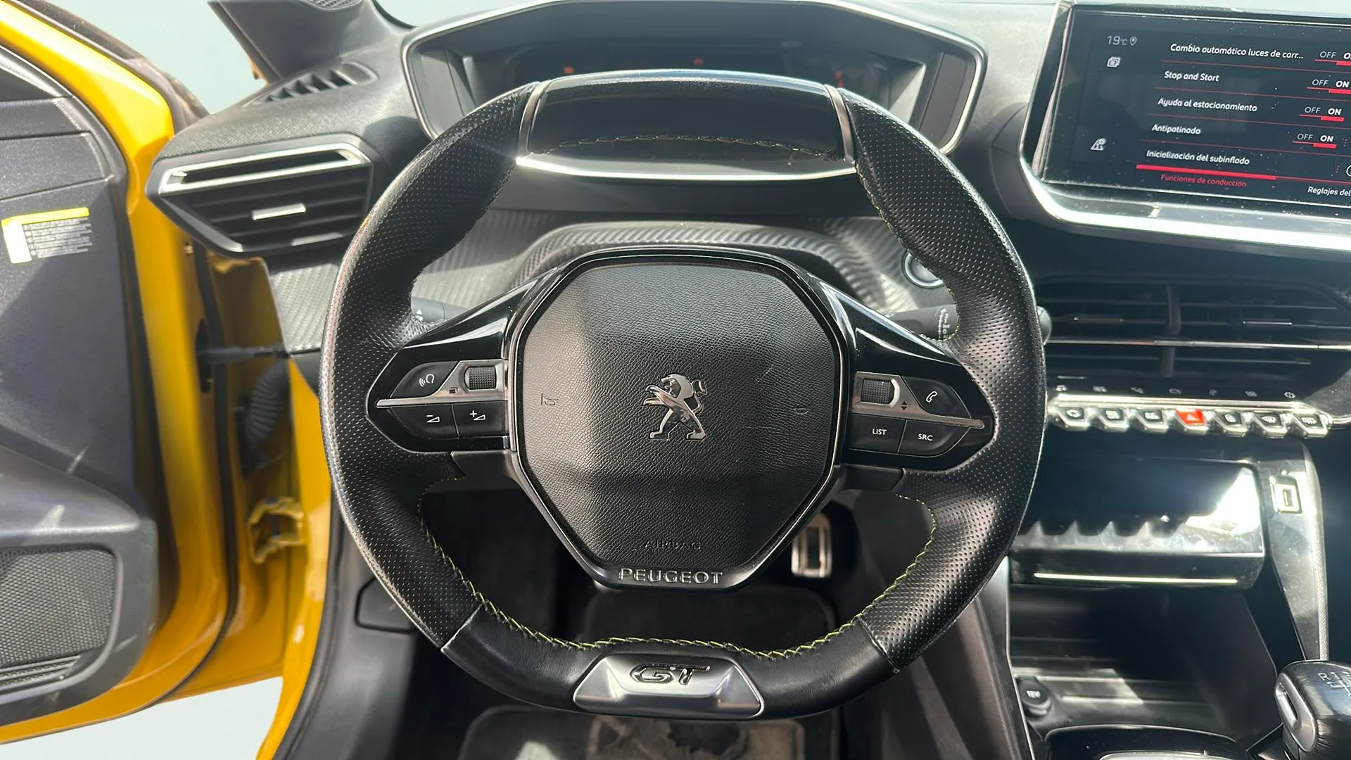 Peugeot 208 BlueHDi GT - foto 12