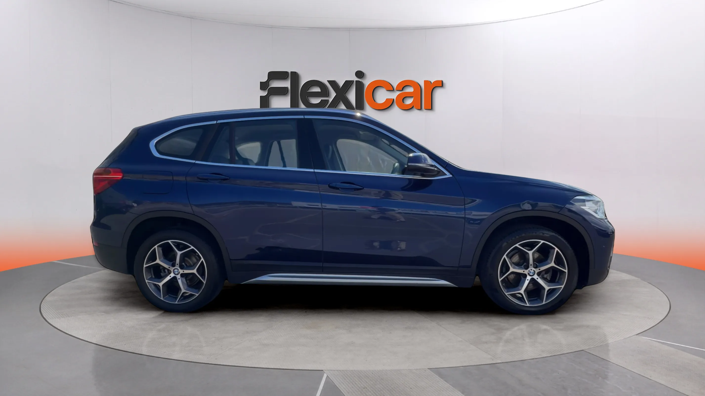 BMW X1 sDrive18d - foto 8