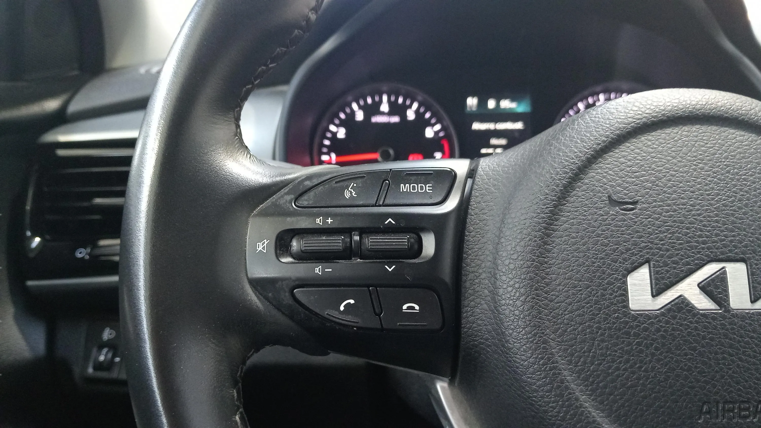 Kia Stonic 1.0 T-GDi MHEV iMT Drive - foto 17