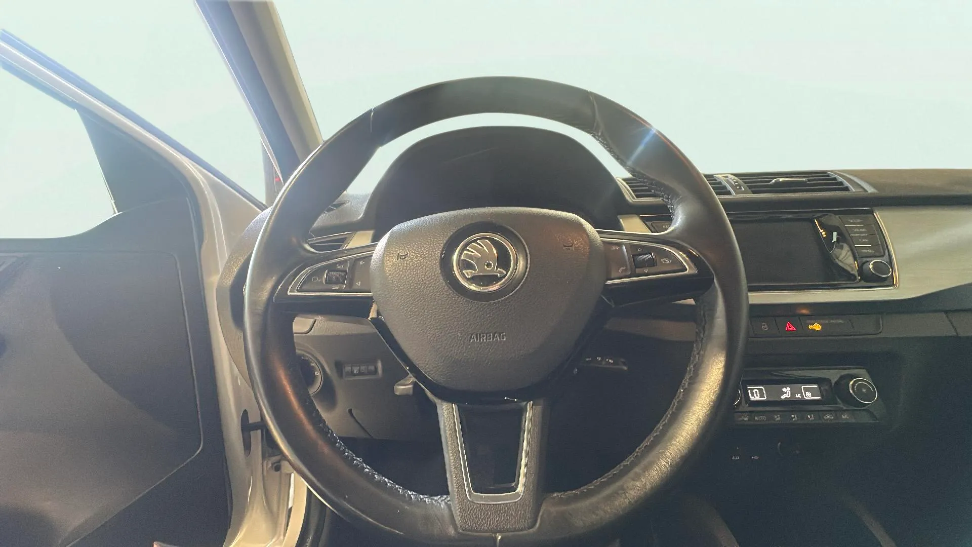 Škoda Fabia 1.0 MPI Like - foto 14