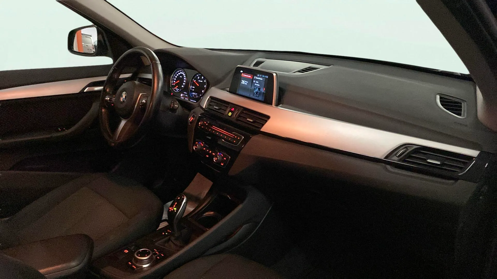 BMW X1 sDrive16d - foto 11