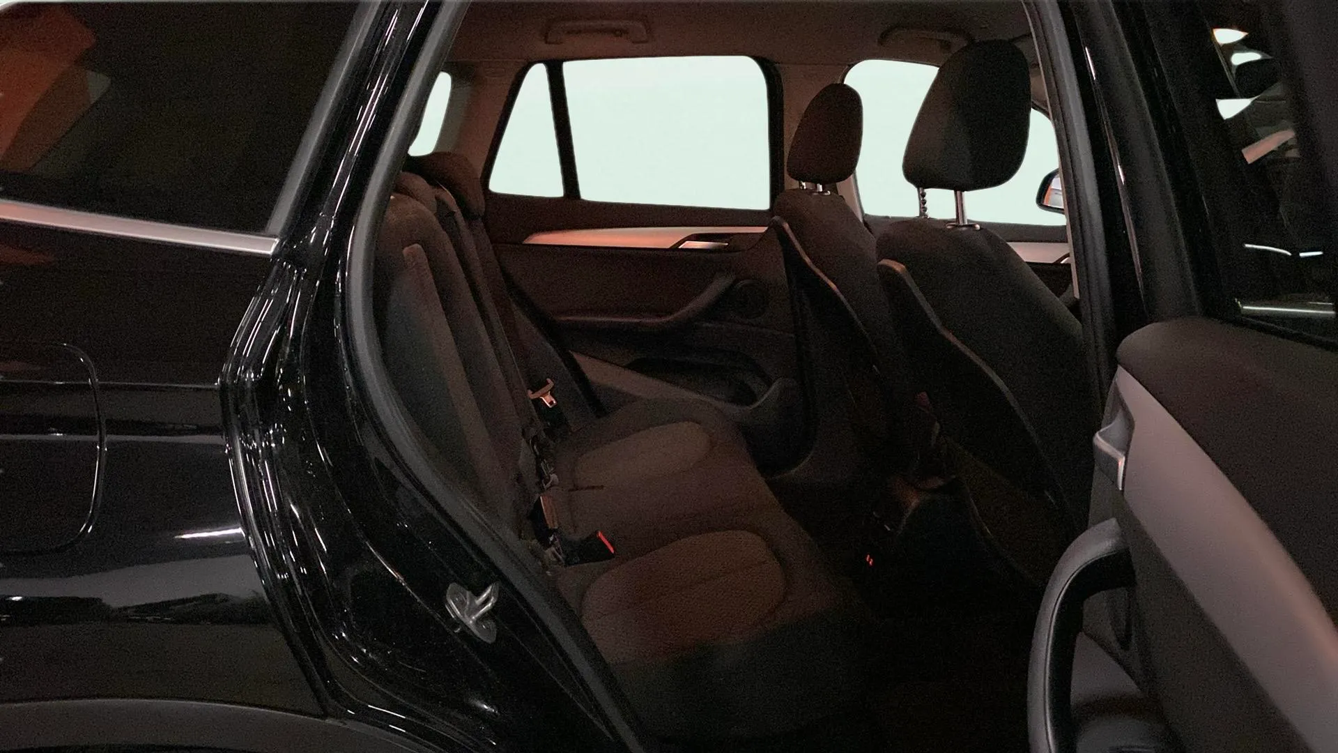 BMW X1 sDrive16d - foto 29