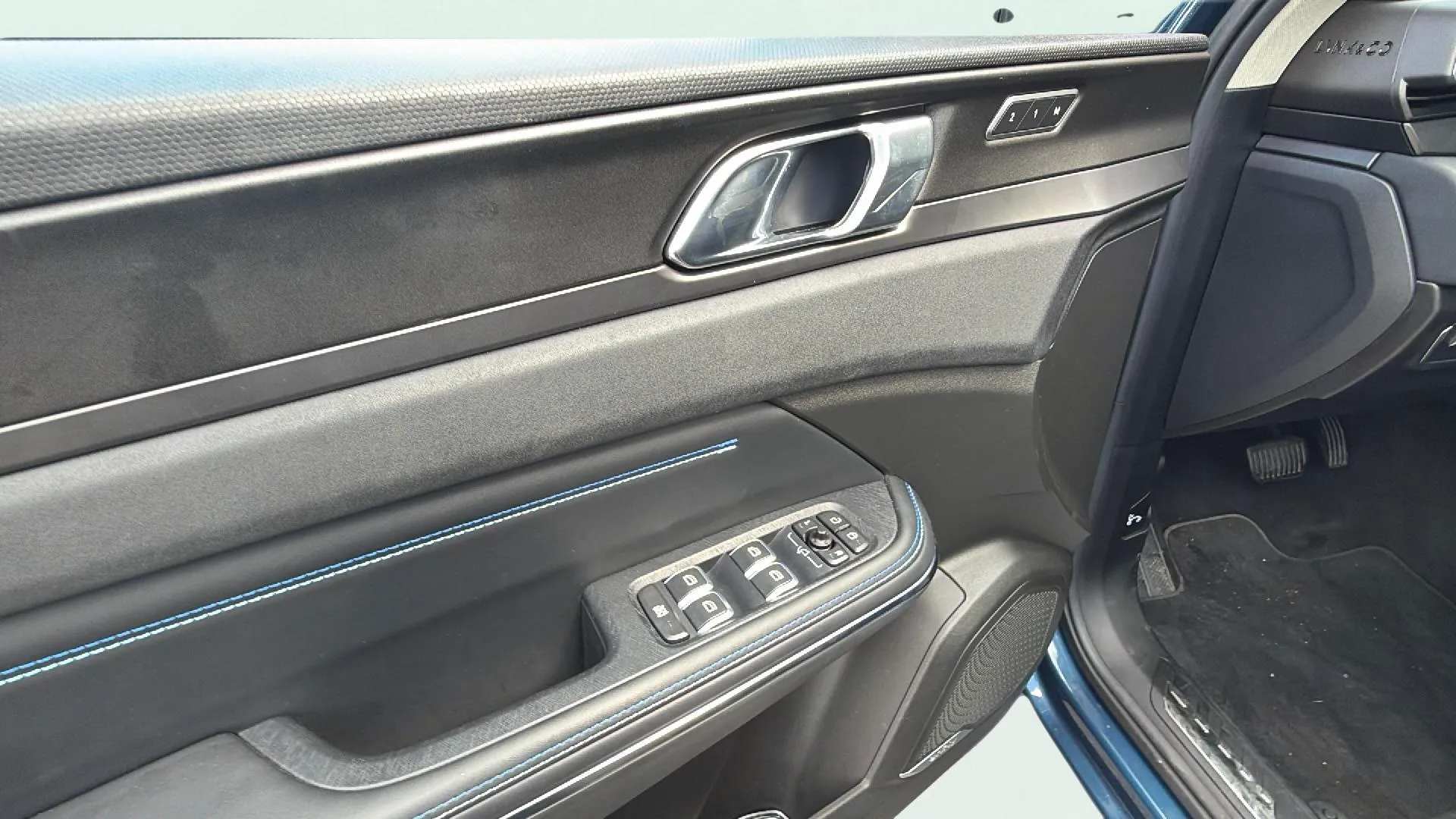 Lynk & Co 01 1.5 PHEV 6. - foto 25