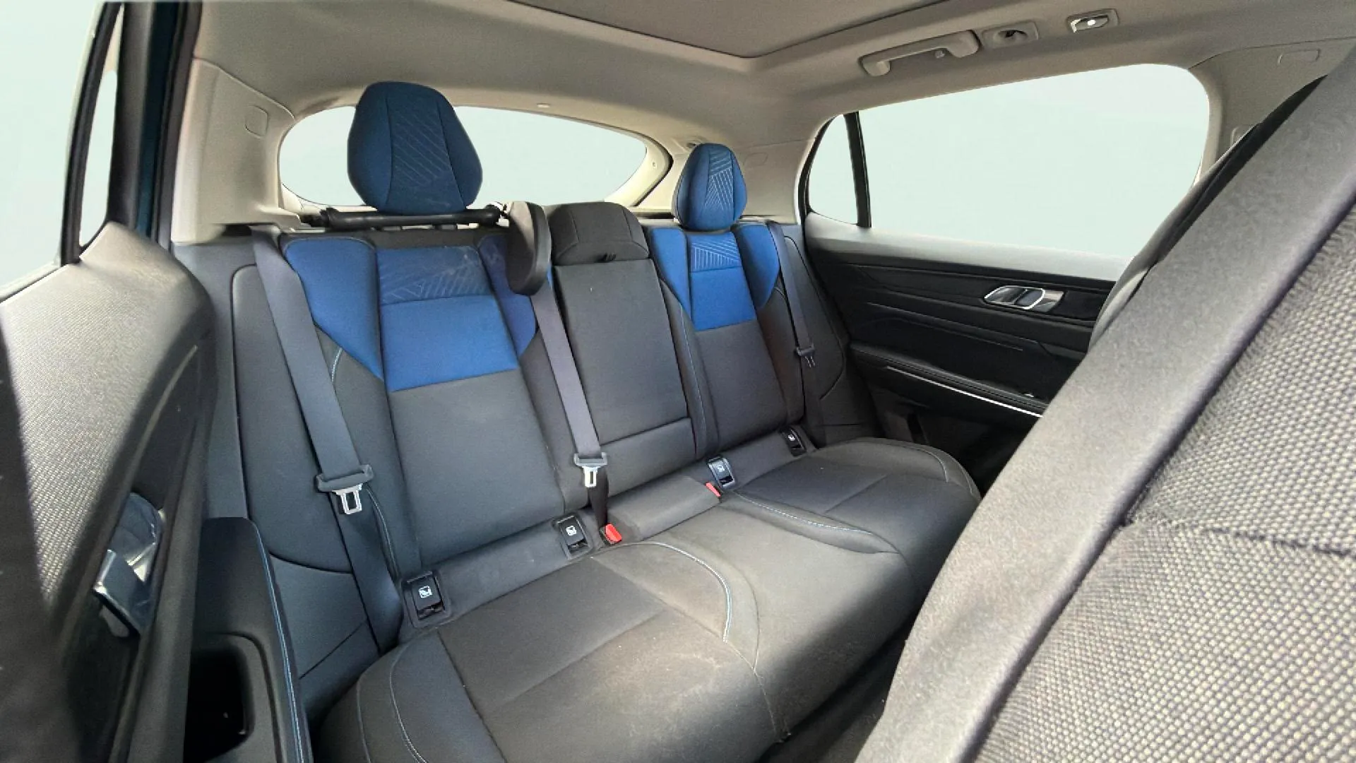Lynk & Co 01 1.5 PHEV 6. - foto 21