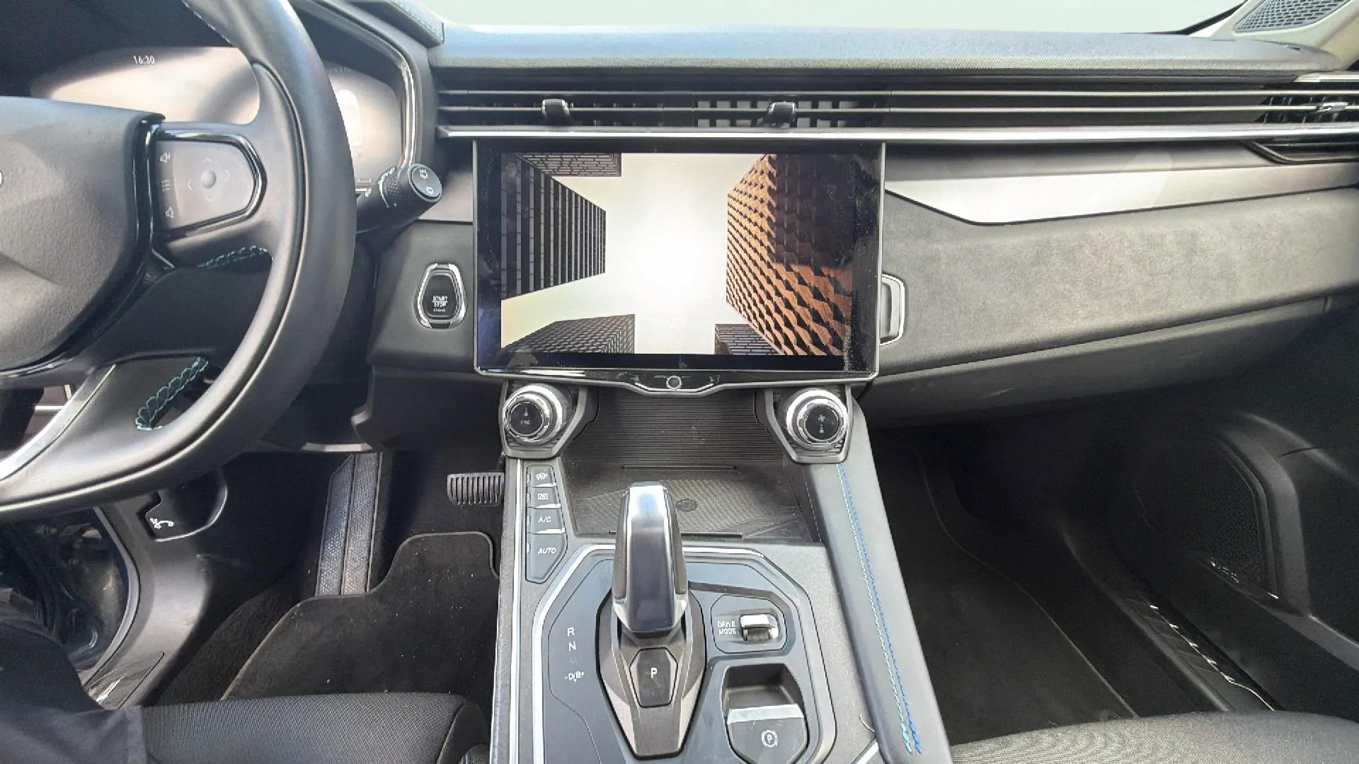 Lynk & Co 01 1.5 PHEV 6. - foto 16