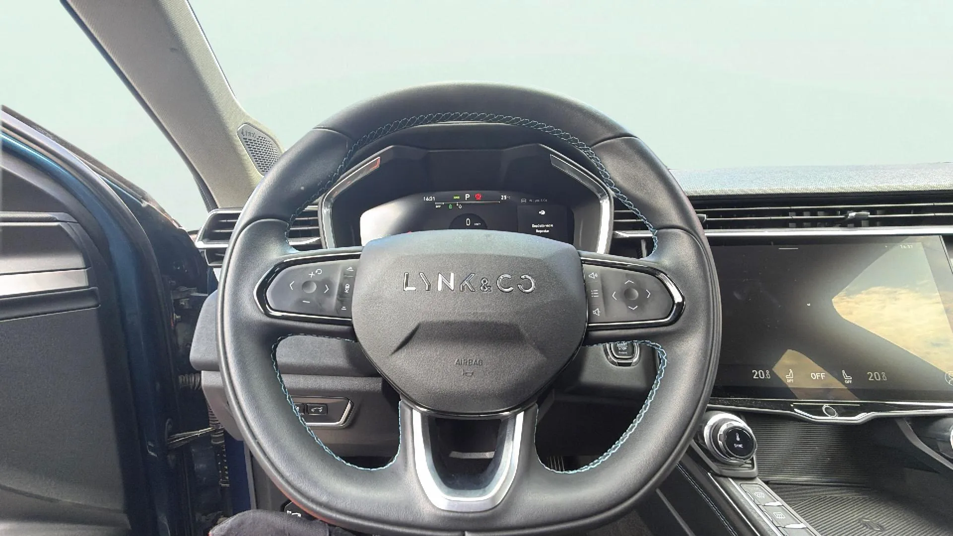 Lynk & Co 01 1.5 PHEV 6. - foto 15