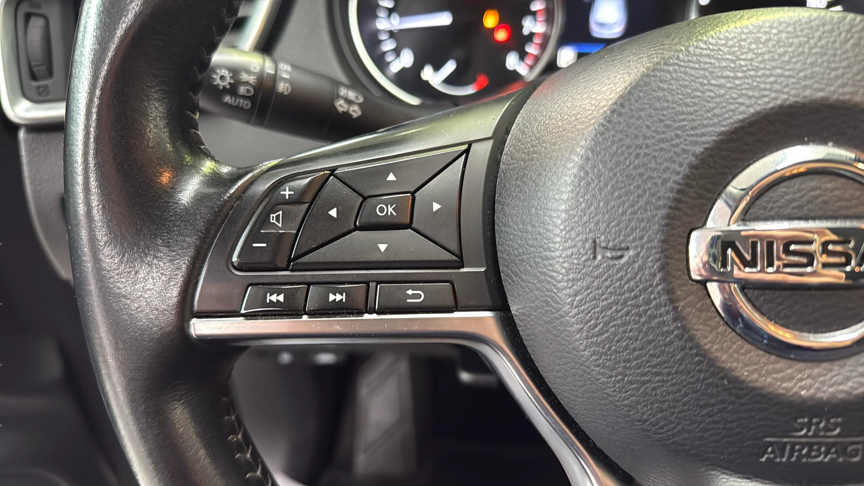 Nissan Qashqai DIG-T E6D DCT N-Connecta - foto 19