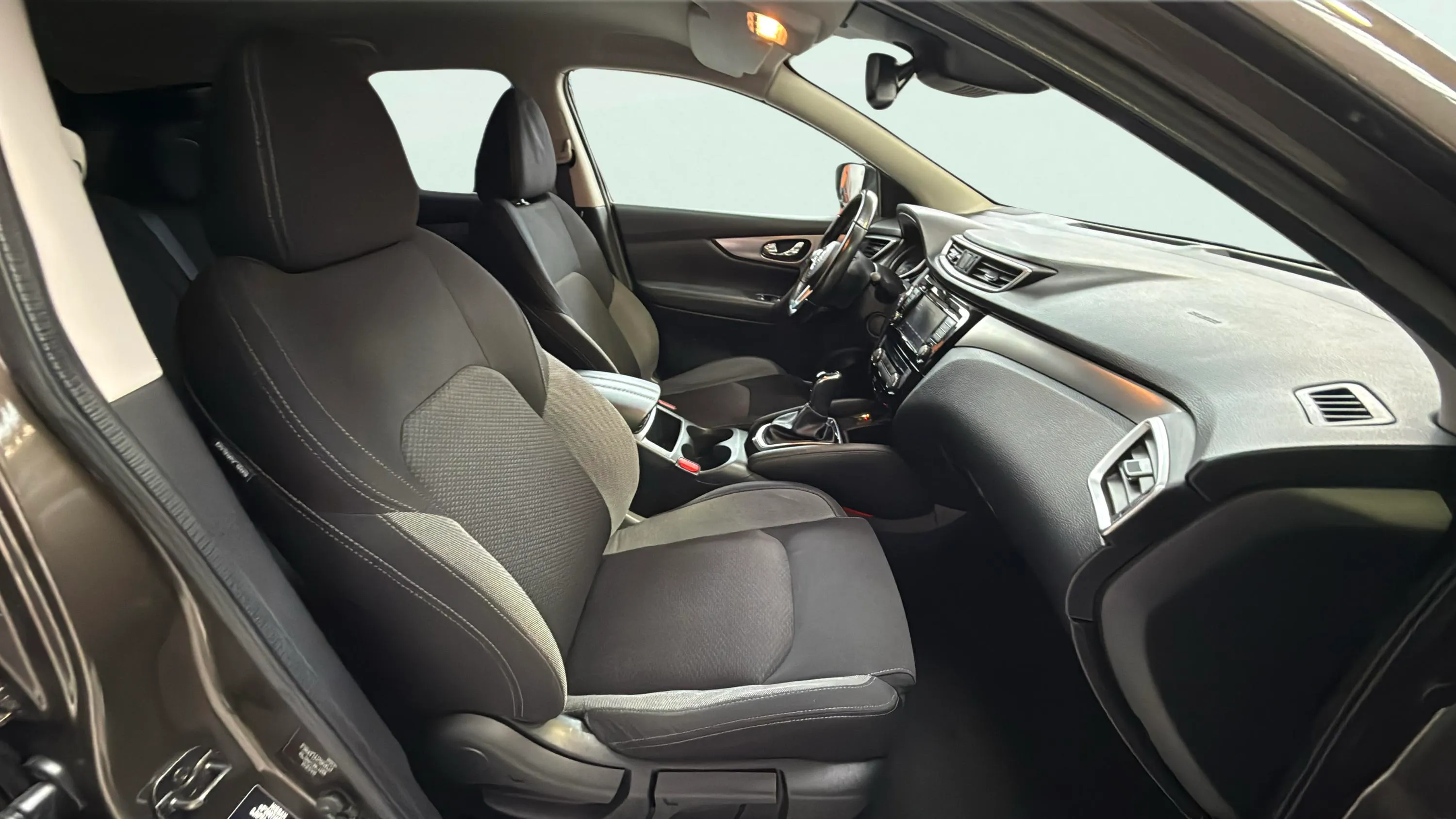 Nissan Qashqai DIG-T E6D DCT N-Connecta - foto 16