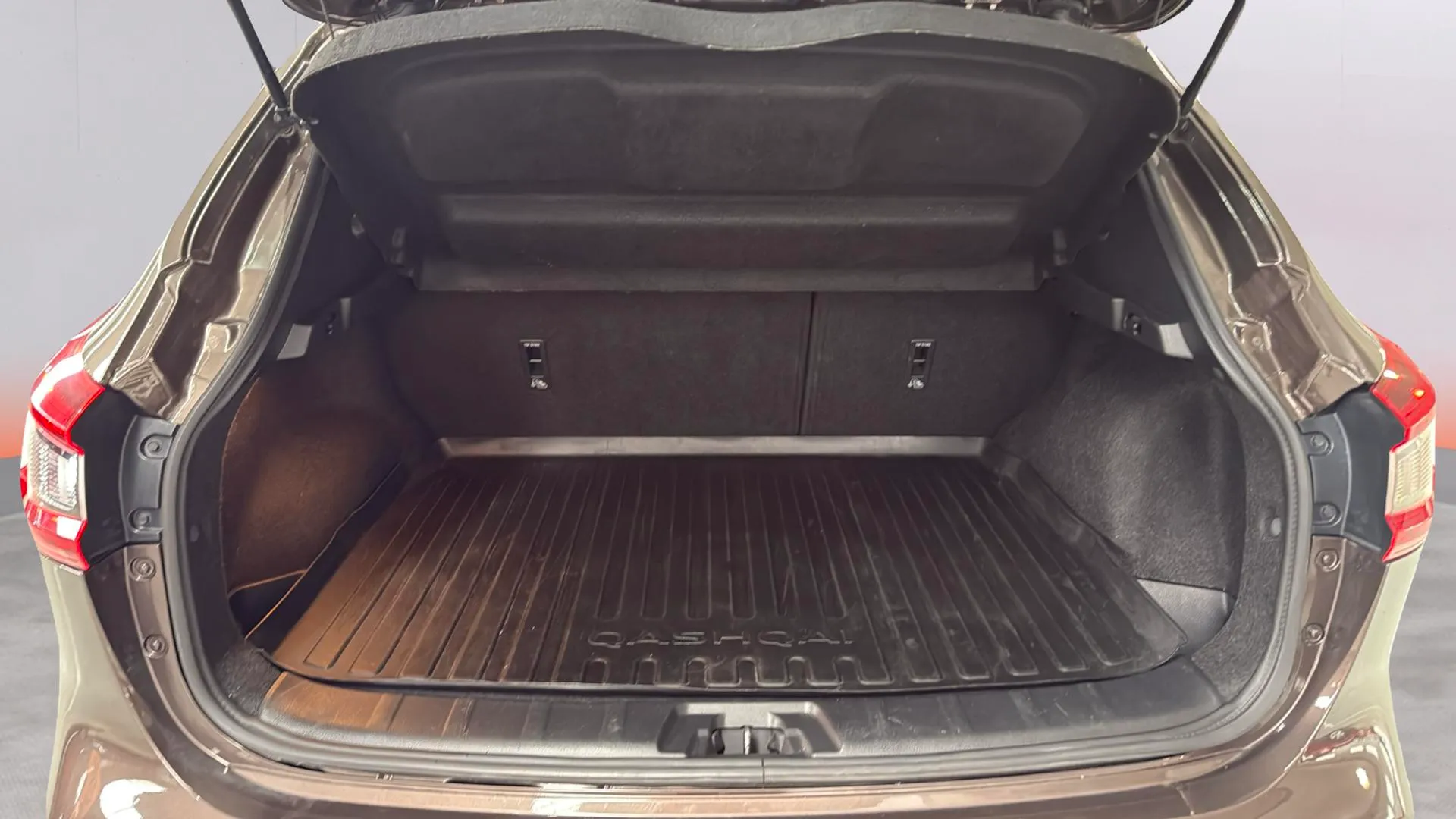 Nissan Qashqai DIG-T E6D DCT N-Connecta - foto 9