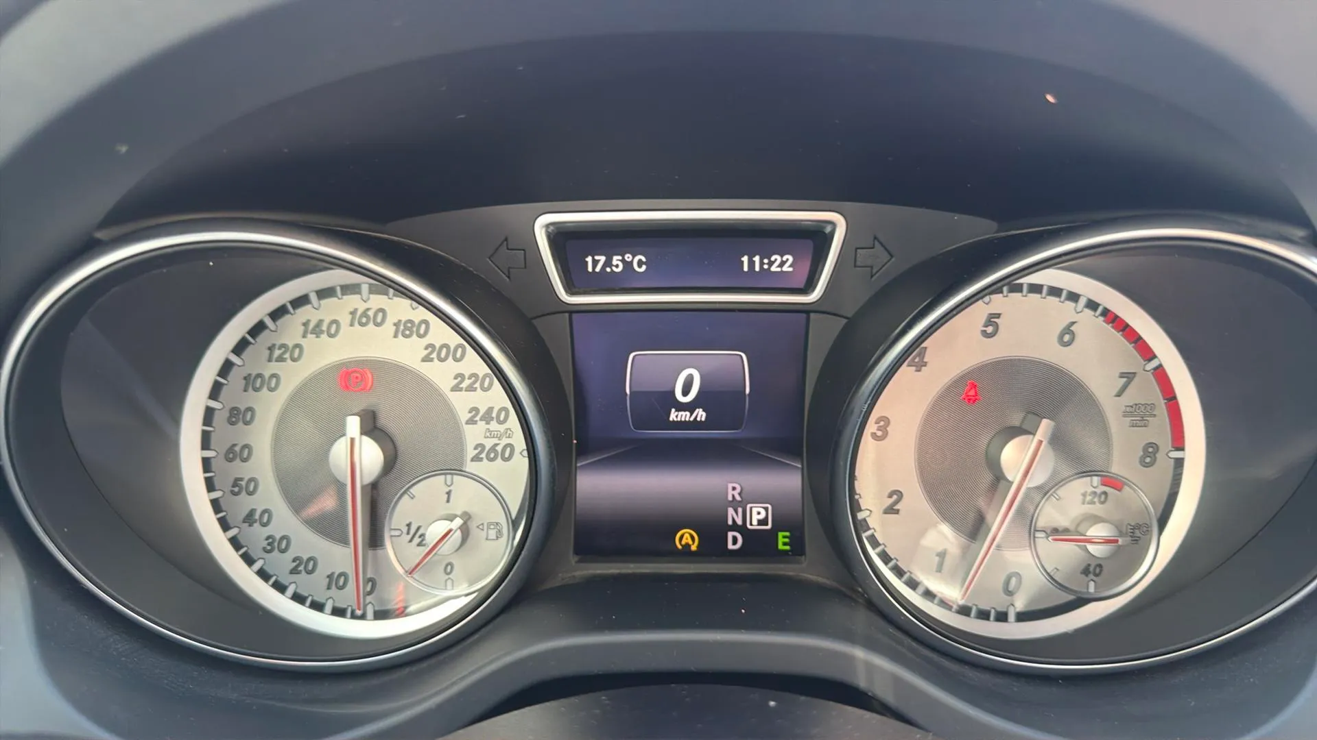 Mercedes-Benz GLA 200 AMG Line - foto 10