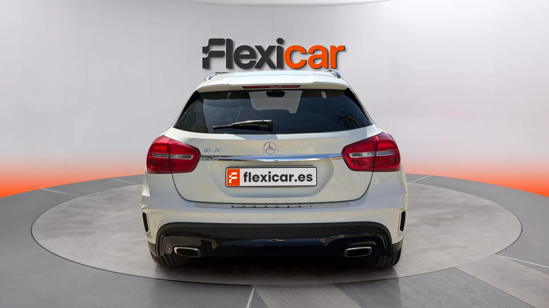 Mercedes-Benz GLA 200 AMG Line - foto 8