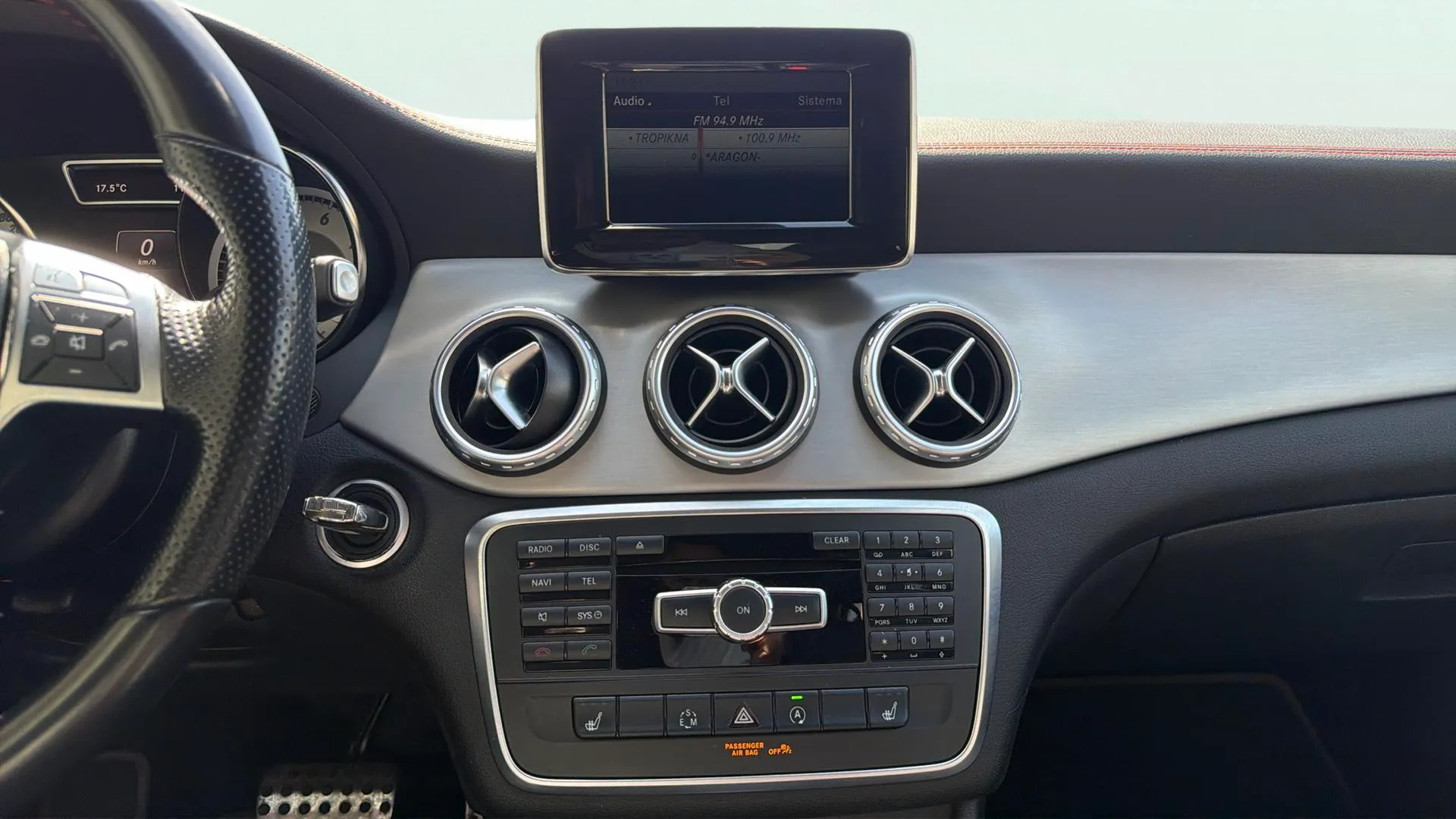 Mercedes-Benz GLA 200 AMG Line - foto 13