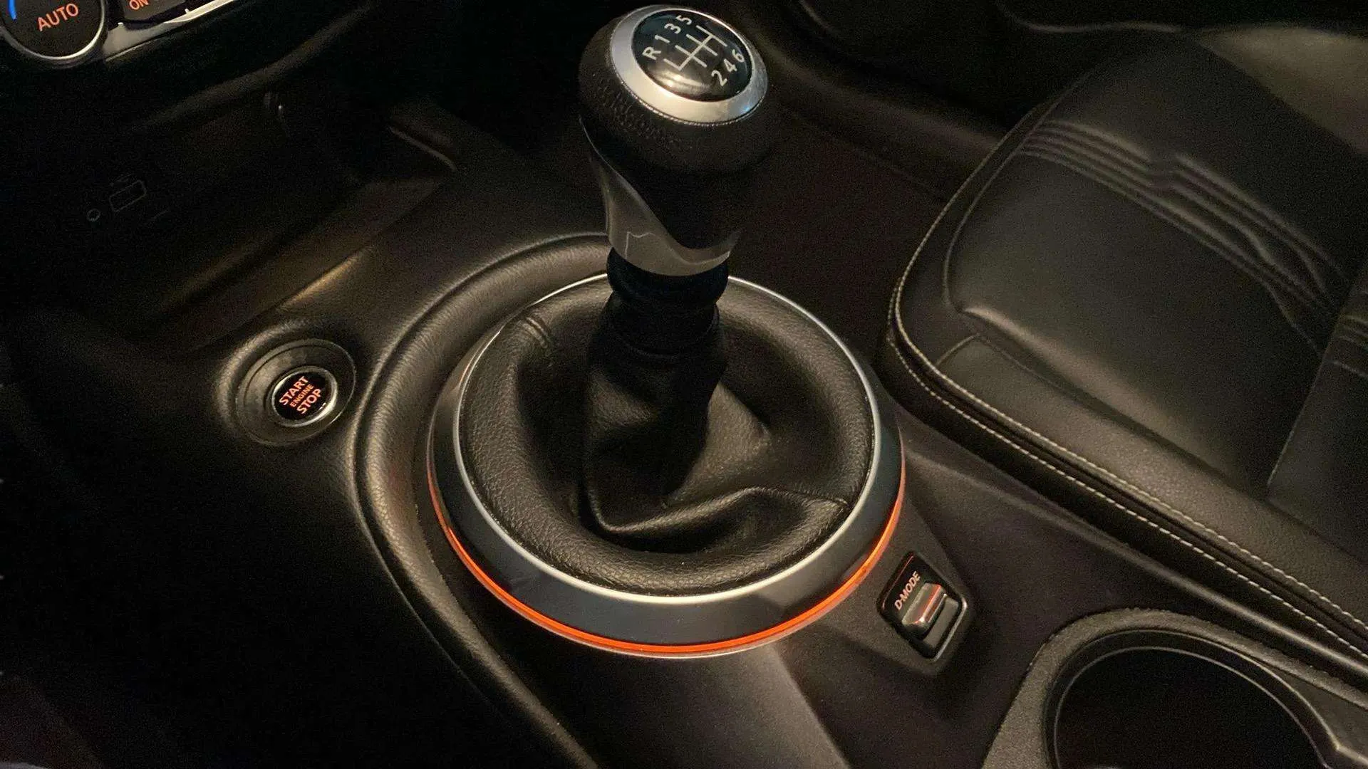 Nissan Juke DIG-T Tekna - foto 16