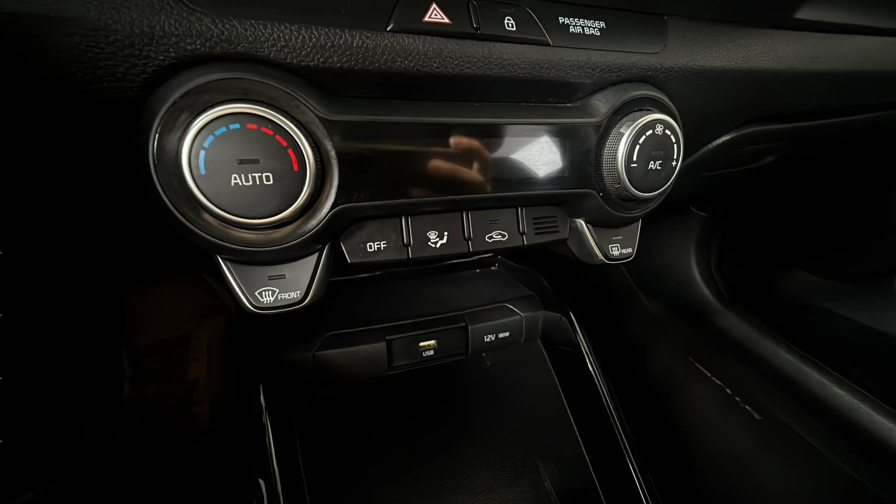 Kia Stonic 1.0 T-GDi MHEV iMT Drive - foto 22