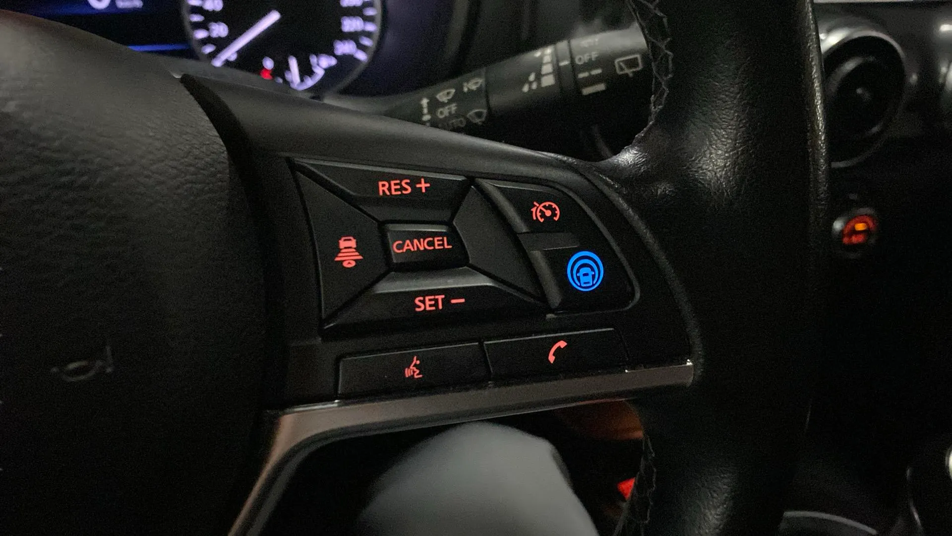Nissan Juke DIG-T Tekna - foto 15