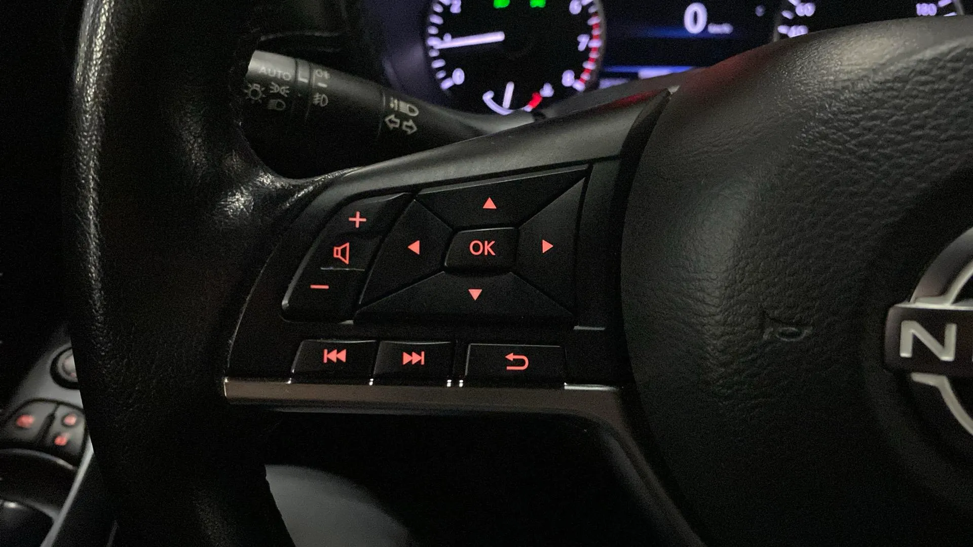 Nissan Juke DIG-T Tekna - foto 16