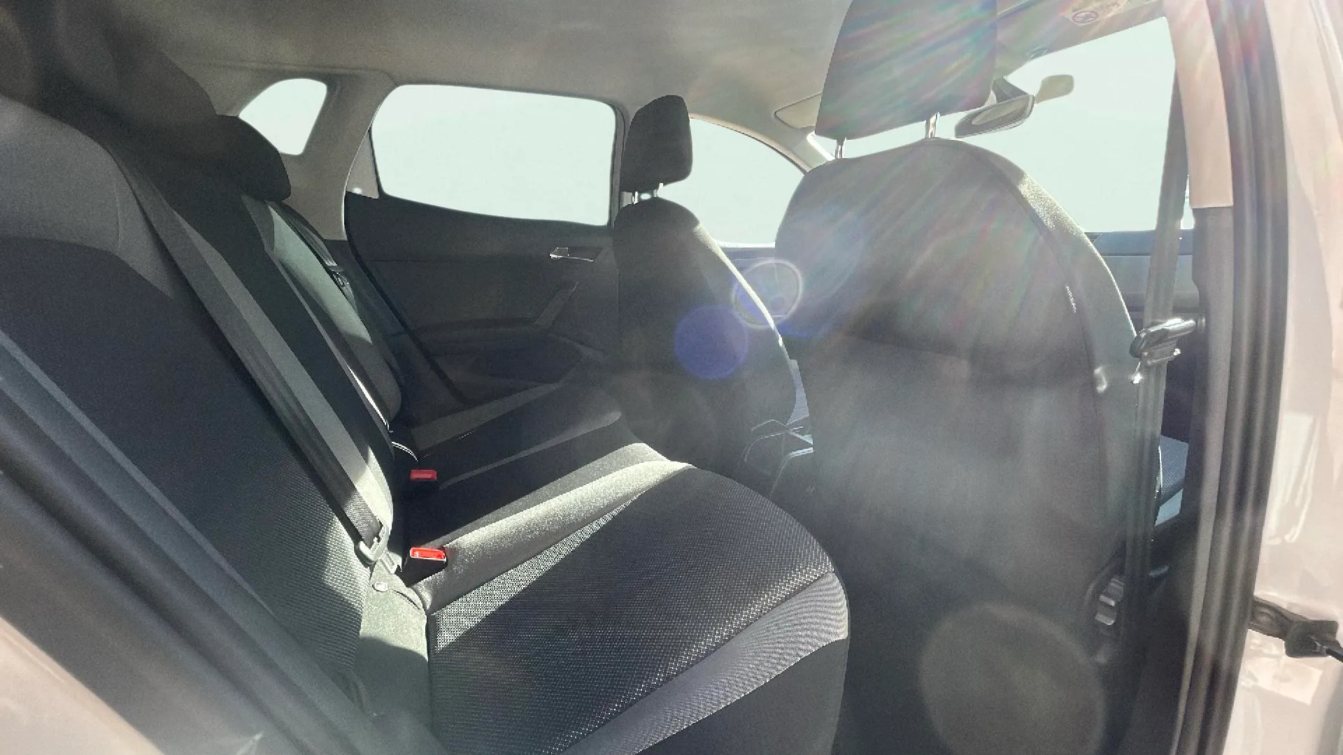 SEAT Ibiza 1.0 MPI Reference Business - foto 17