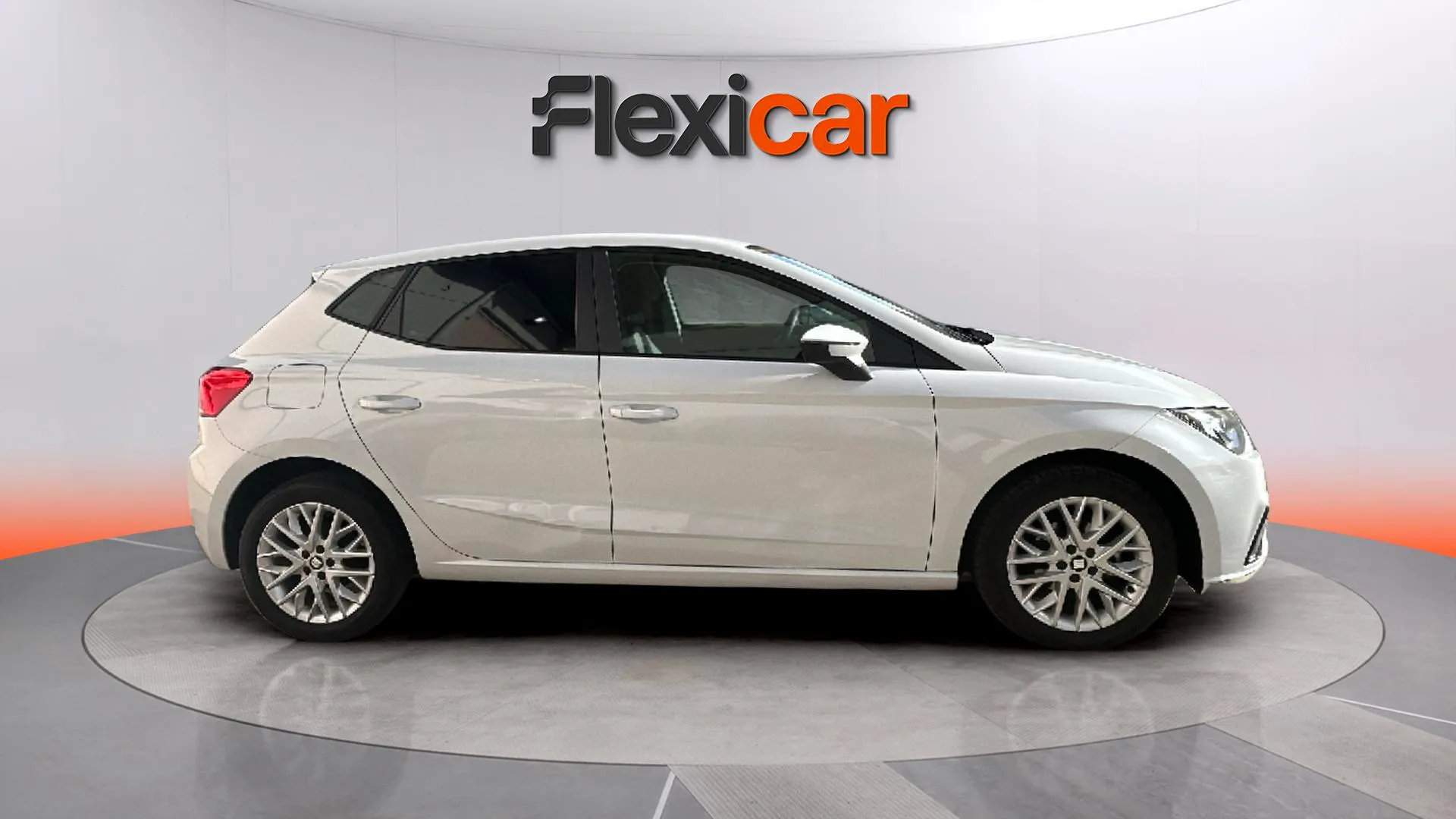 SEAT Ibiza 1.0 MPI Reference Business - foto 8