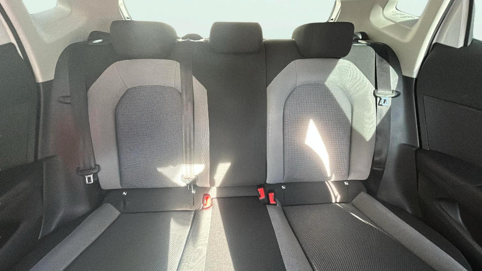 SEAT Ibiza 1.0 MPI Reference Business - foto 18
