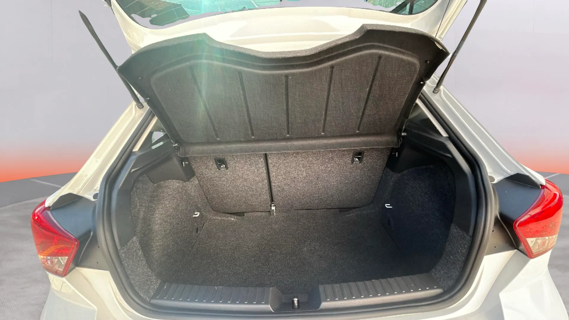 SEAT Ibiza 1.0 MPI Reference Business - foto 19