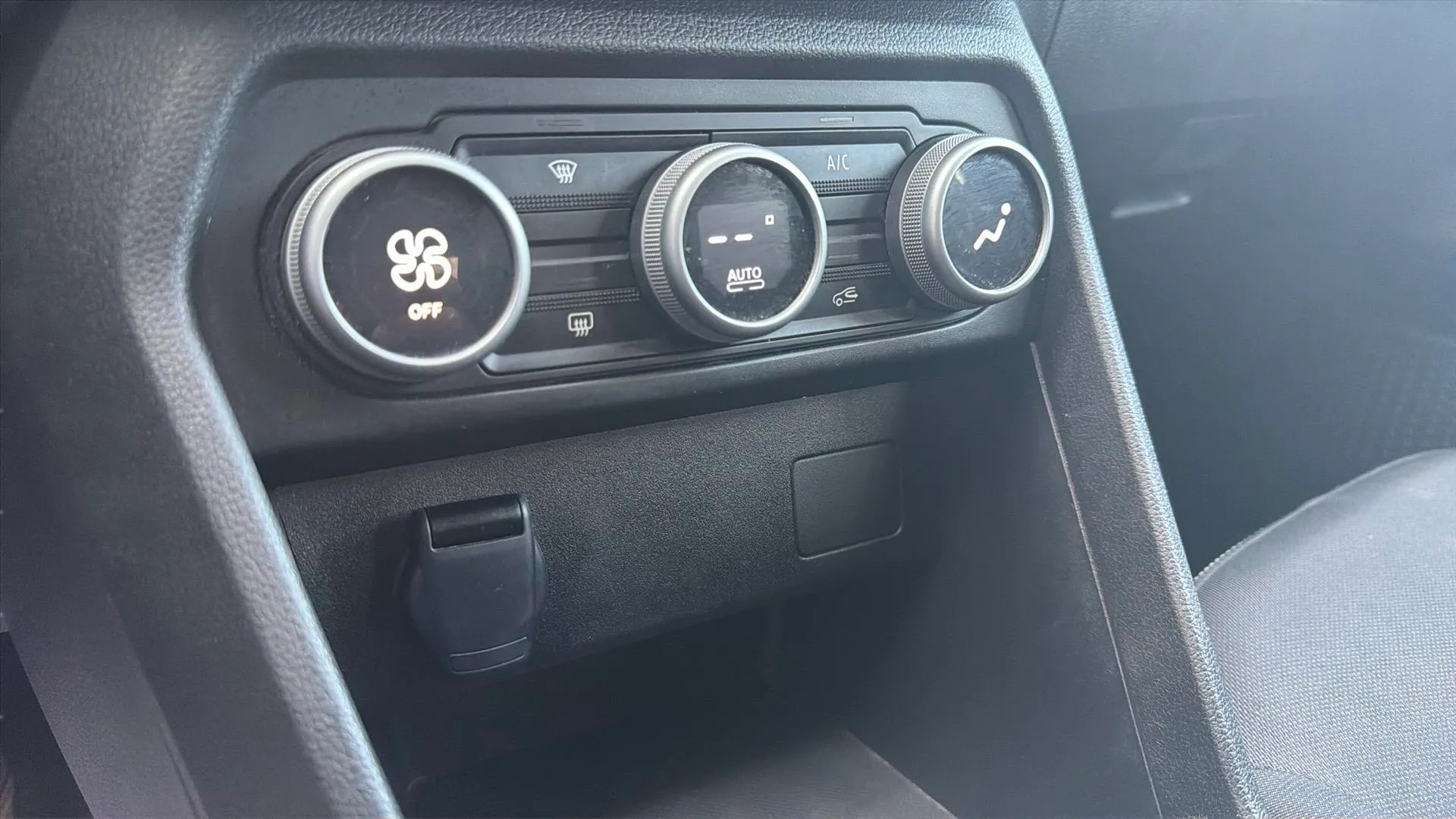 Dacia Sandero Expression TCe - foto 21