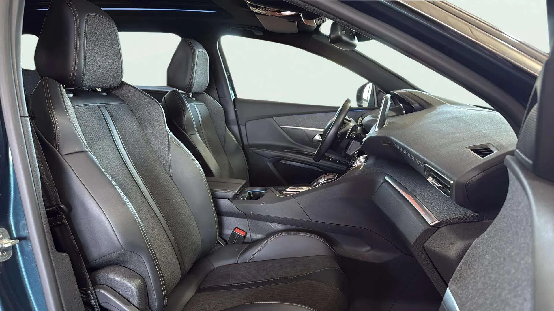 Peugeot 5008 GT-Line 1.2L PureTech EAT8 - foto 13