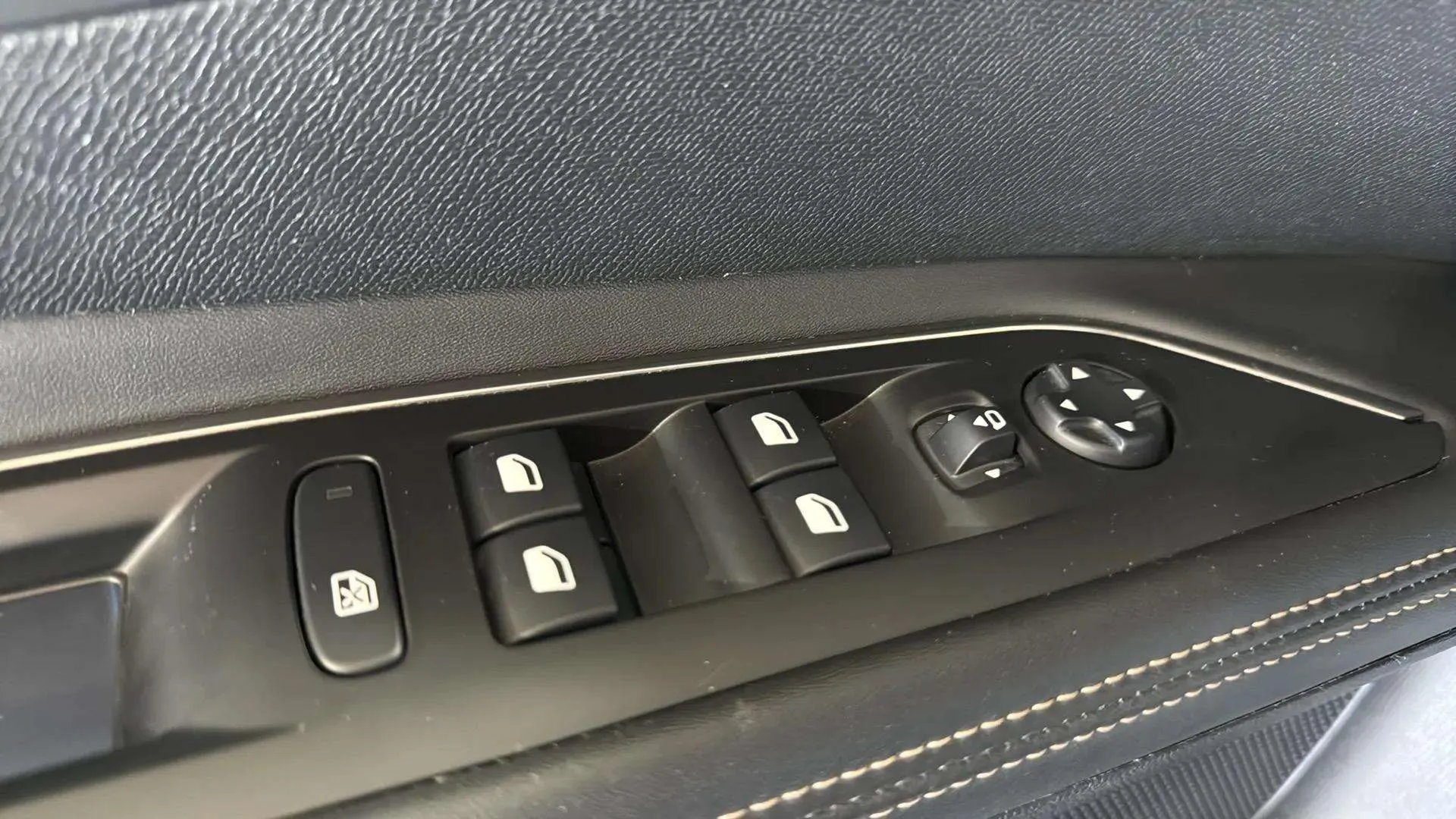 Peugeot 5008 GT-Line 1.2L PureTech EAT8 - foto 20