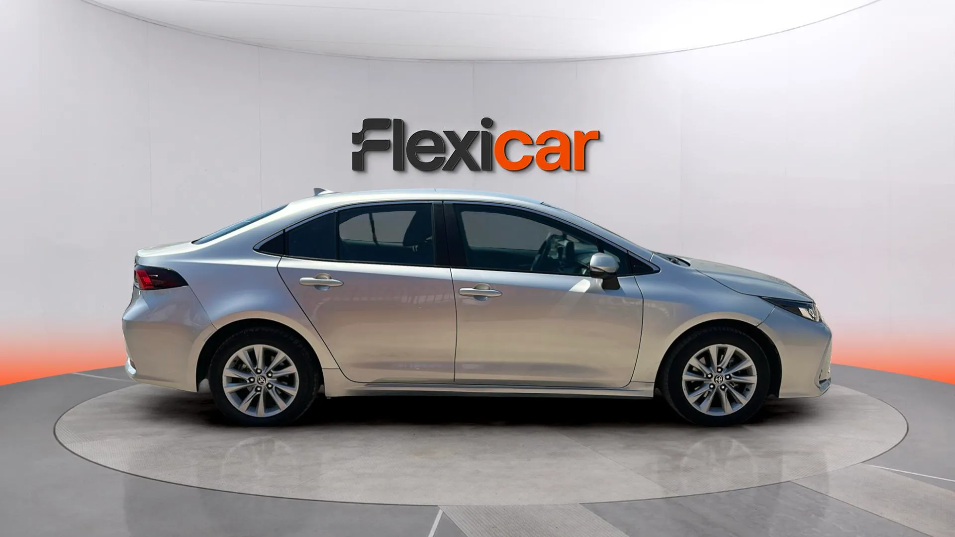 Toyota Corolla 140H Active Plus - foto 8