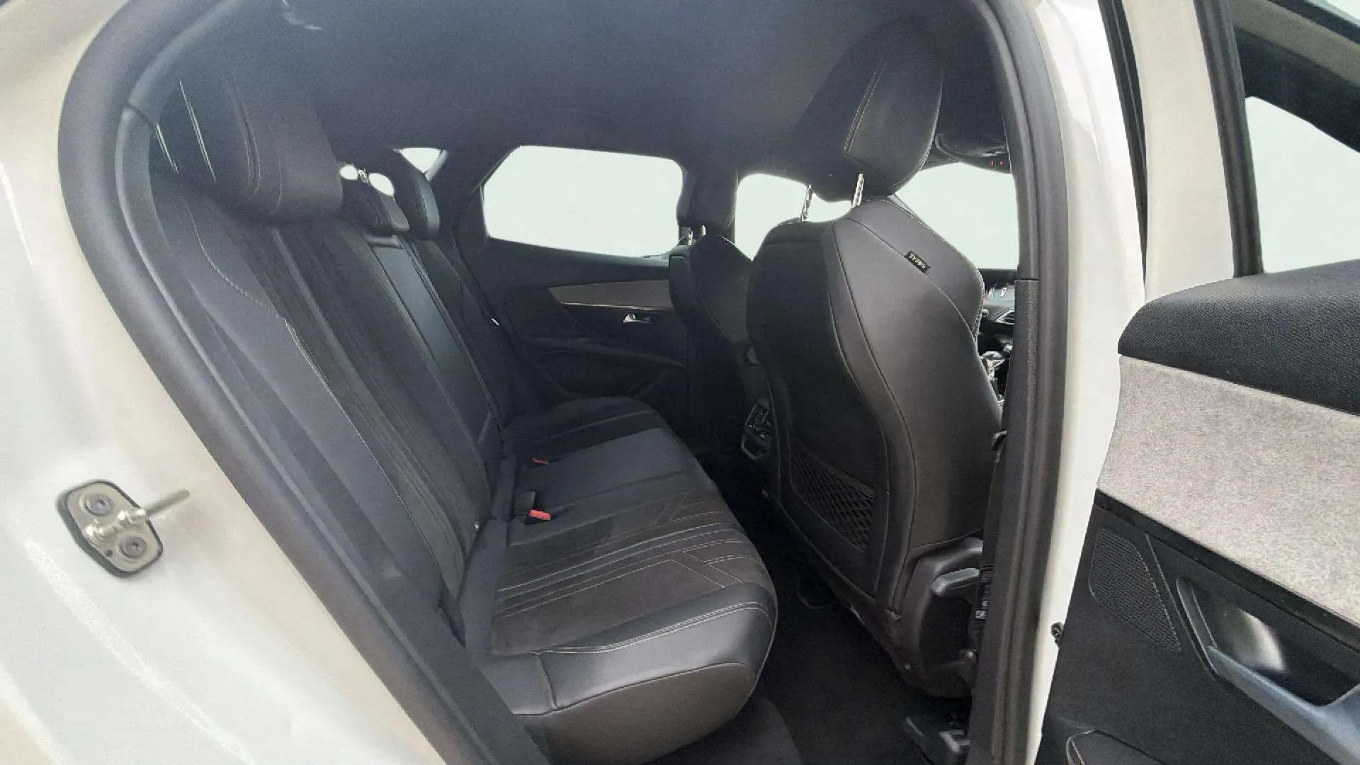 Peugeot 3008 1.2 PureTech Active - foto 17
