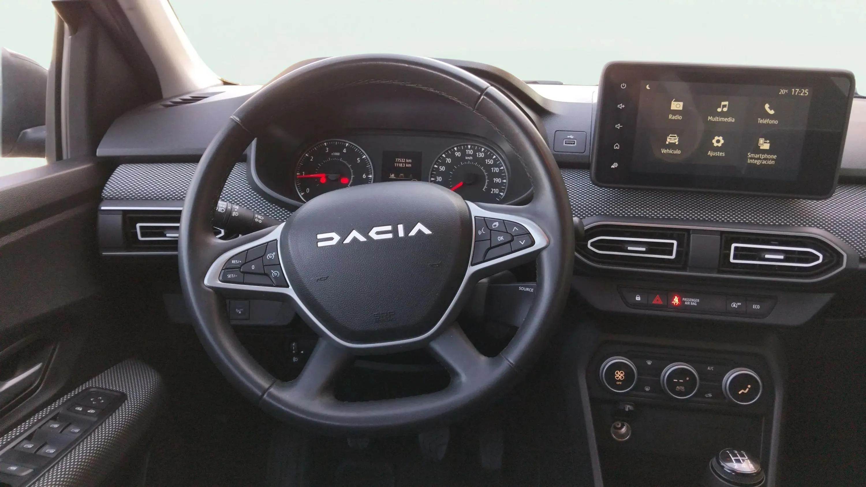 Dacia Sandero Essential TCe - foto 11